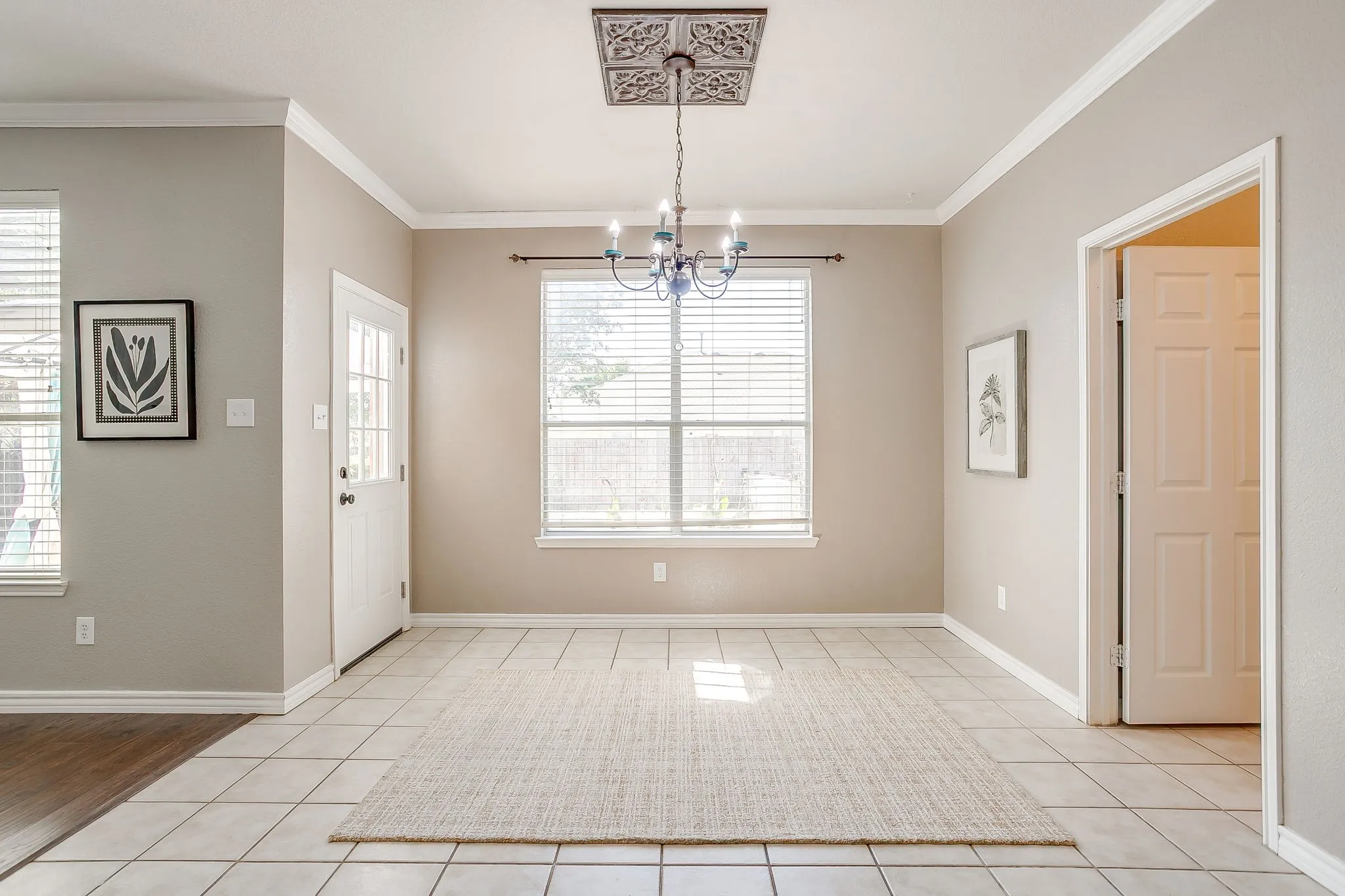 Single Family Residence For Sale in Tarrant County , 1408 Pepperidge Lane, Fort Worth, Texas 76131, 5 Bedroom, 3 Bathroom, 2 Garage spaces, 2,994 Sqft, built in 2005, mls#21365557, Real Estate Agent in Fort Worth, Homes For Sale in Tarrant county, Homes For Sale in Fort Worth, Realtor in Fort Worth Texas, Real Estate Brokerage Independent Realty Texas, Luminita Cordes Realtor