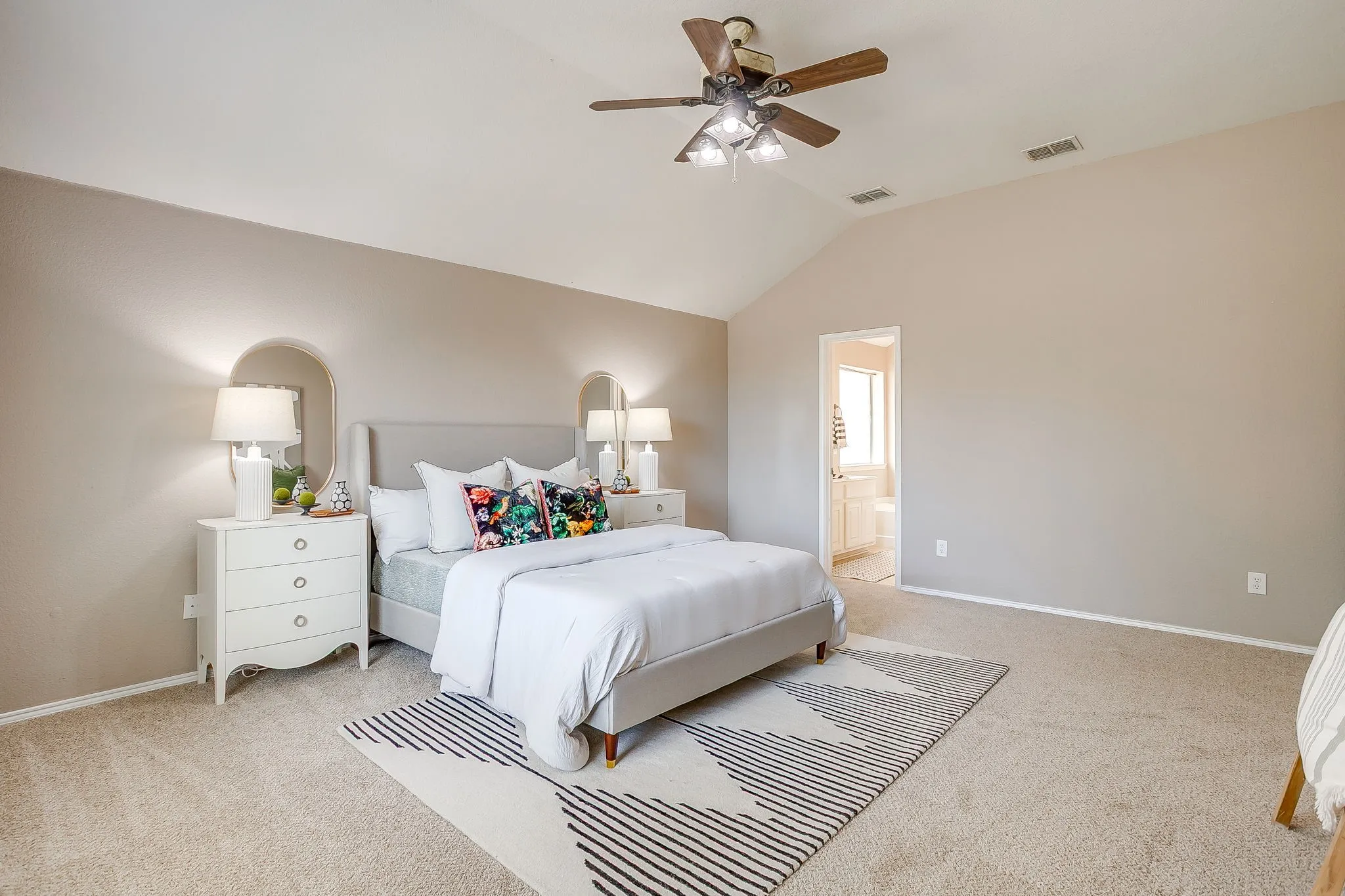 Single Family Residence For Sale in Tarrant County , 1408 Pepperidge Lane, Fort Worth, Texas 76131, 5 Bedroom, 3 Bathroom, 2 Garage spaces, 2,994 Sqft, built in 2005, mls#21365557, Real Estate Agent in Fort Worth, Homes For Sale in Tarrant county, Homes For Sale in Fort Worth, Realtor in Fort Worth Texas, Real Estate Brokerage Independent Realty Texas, Luminita Cordes Realtor