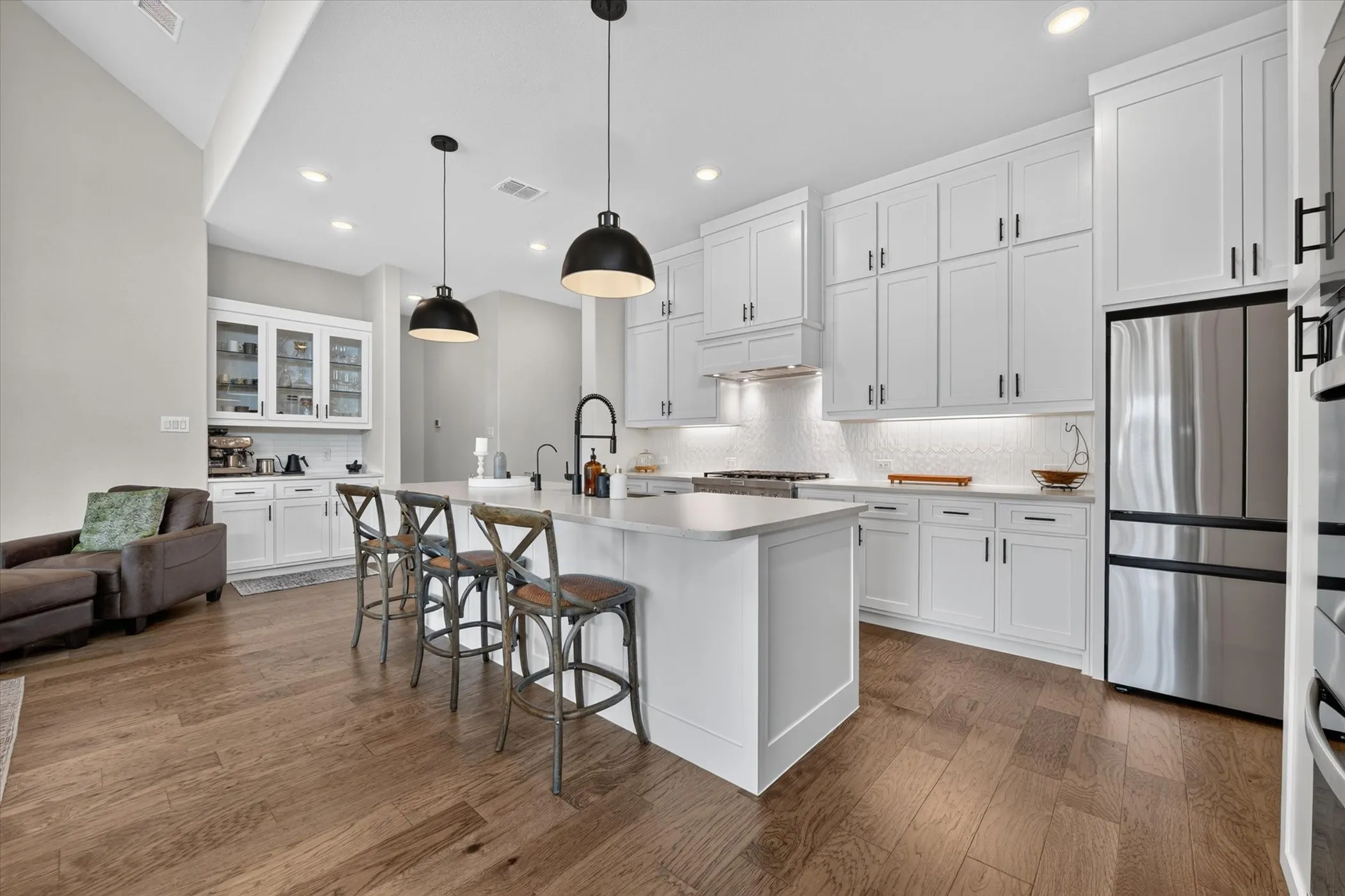Single Family Residence For Sale in Parker County , 14441 Walsh Avenue, Aledo, Texas 76008, 4 Bedroom, 4 Bathroom, 3 Garage spaces, 2,800 Sqft, built in 2024, mls#21365591, Real Estate Agent in Aledo, Homes For Sale in Parker county, Homes For Sale in Aledo, Realtor in Aledo Texas, Real Estate Brokerage Independent Realty Texas, Luminita Cordes Realtor