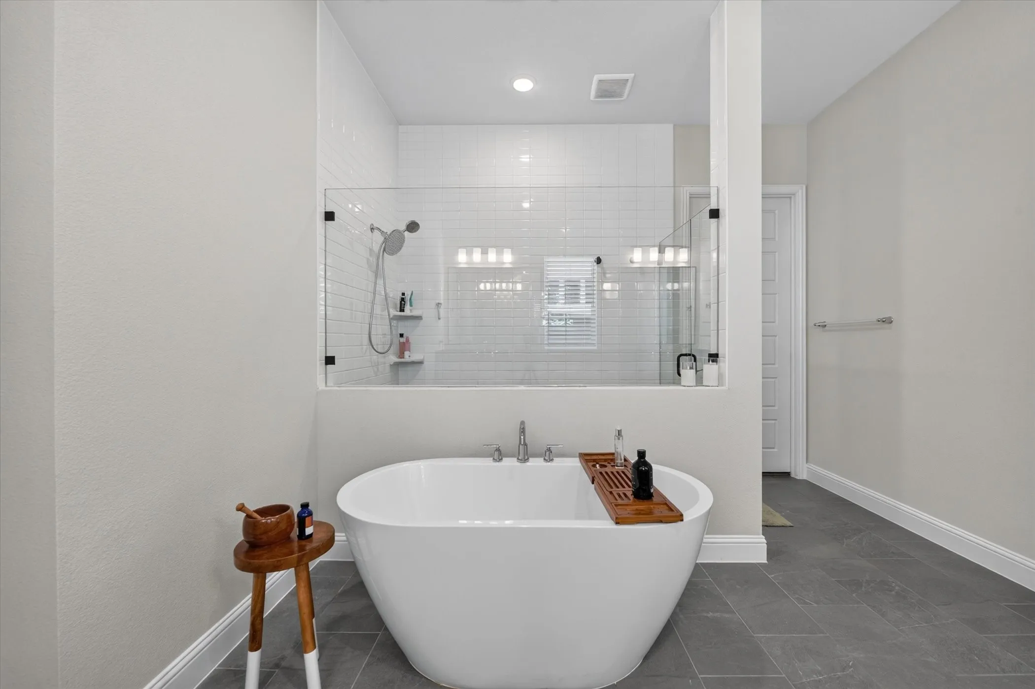 Single Family Residence For Sale in Parker County , 14441 Walsh Avenue, Aledo, Texas 76008, 4 Bedroom, 4 Bathroom, 3 Garage spaces, 2,800 Sqft, built in 2024, mls#21365591, Real Estate Agent in Aledo, Homes For Sale in Parker county, Homes For Sale in Aledo, Realtor in Aledo Texas, Real Estate Brokerage Independent Realty Texas, Luminita Cordes Realtor