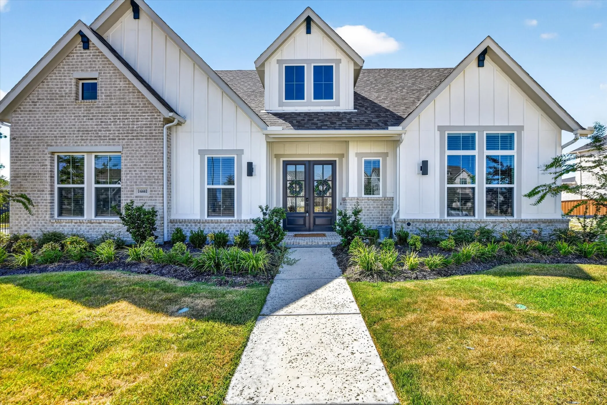 Single Family Residence For Sale in Parker County , 14441 Walsh Avenue, Aledo, Texas 76008, 4 Bedroom, 4 Bathroom, 3 Garage spaces, 2,800 Sqft, built in 2024, mls#21365591, Real Estate Agent in Aledo, Homes For Sale in Parker county, Homes For Sale in Aledo, Realtor in Aledo Texas, Real Estate Brokerage Independent Realty Texas, Luminita Cordes Realtor