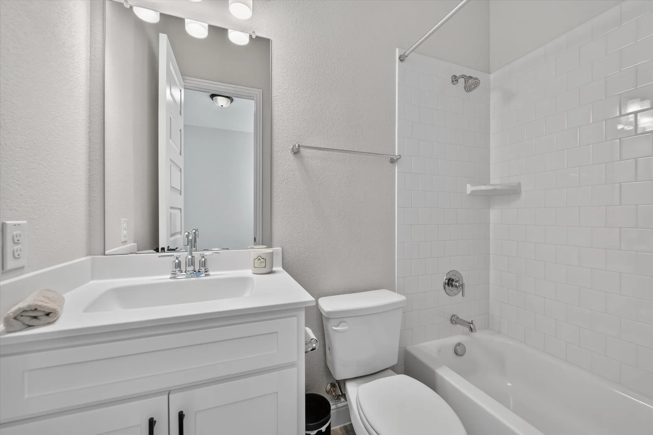 Single Family Residence For Sale in Parker County , 14441 Walsh Avenue, Aledo, Texas 76008, 4 Bedroom, 4 Bathroom, 3 Garage spaces, 2,800 Sqft, built in 2024, mls#21365591, Real Estate Agent in Aledo, Homes For Sale in Parker county, Homes For Sale in Aledo, Realtor in Aledo Texas, Real Estate Brokerage Independent Realty Texas, Luminita Cordes Realtor