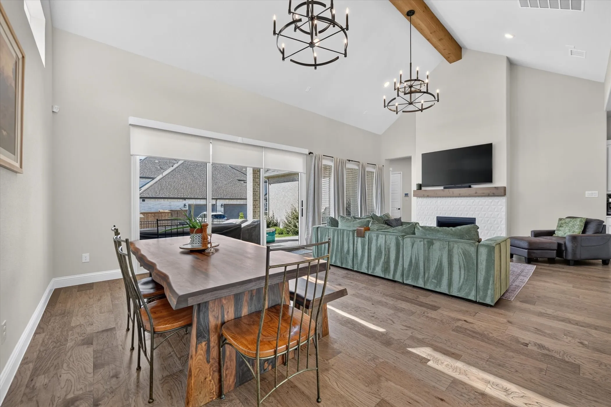 Single Family Residence For Sale in Parker County , 14441 Walsh Avenue, Aledo, Texas 76008, 4 Bedroom, 4 Bathroom, 3 Garage spaces, 2,800 Sqft, built in 2024, mls#21365591, Real Estate Agent in Aledo, Homes For Sale in Parker county, Homes For Sale in Aledo, Realtor in Aledo Texas, Real Estate Brokerage Independent Realty Texas, Luminita Cordes Realtor