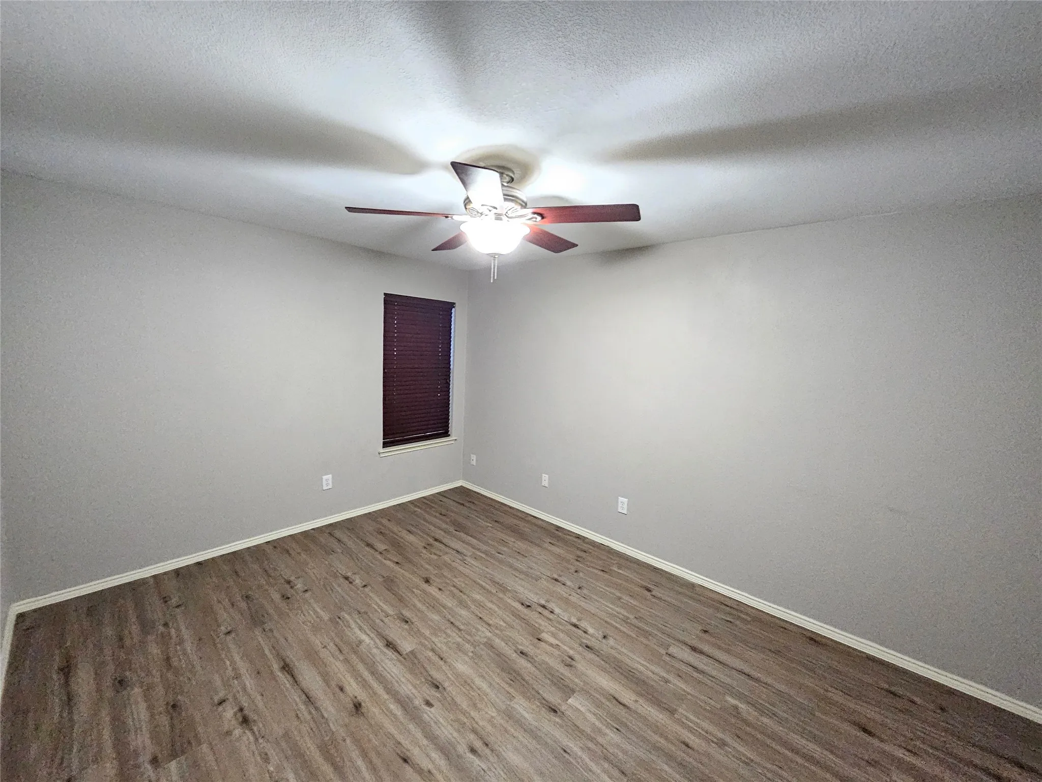 Single Family Residence For Rent in Tarrant County , 1608 Merritt Drive, Mansfield, Texas 76063, 3 Bedroom, 2 Bathroom, 3 Garage spaces, 1,559 Sqft, built in 2000, mls#21365620, Real Estate Agent in Mansfield, Homes For Rent in Tarrant county, Homes For Rent in Mansfield, Realtor in Mansfield Texas, Real Estate Brokerage Independent Realty Texas, Luminita Cordes Realtor