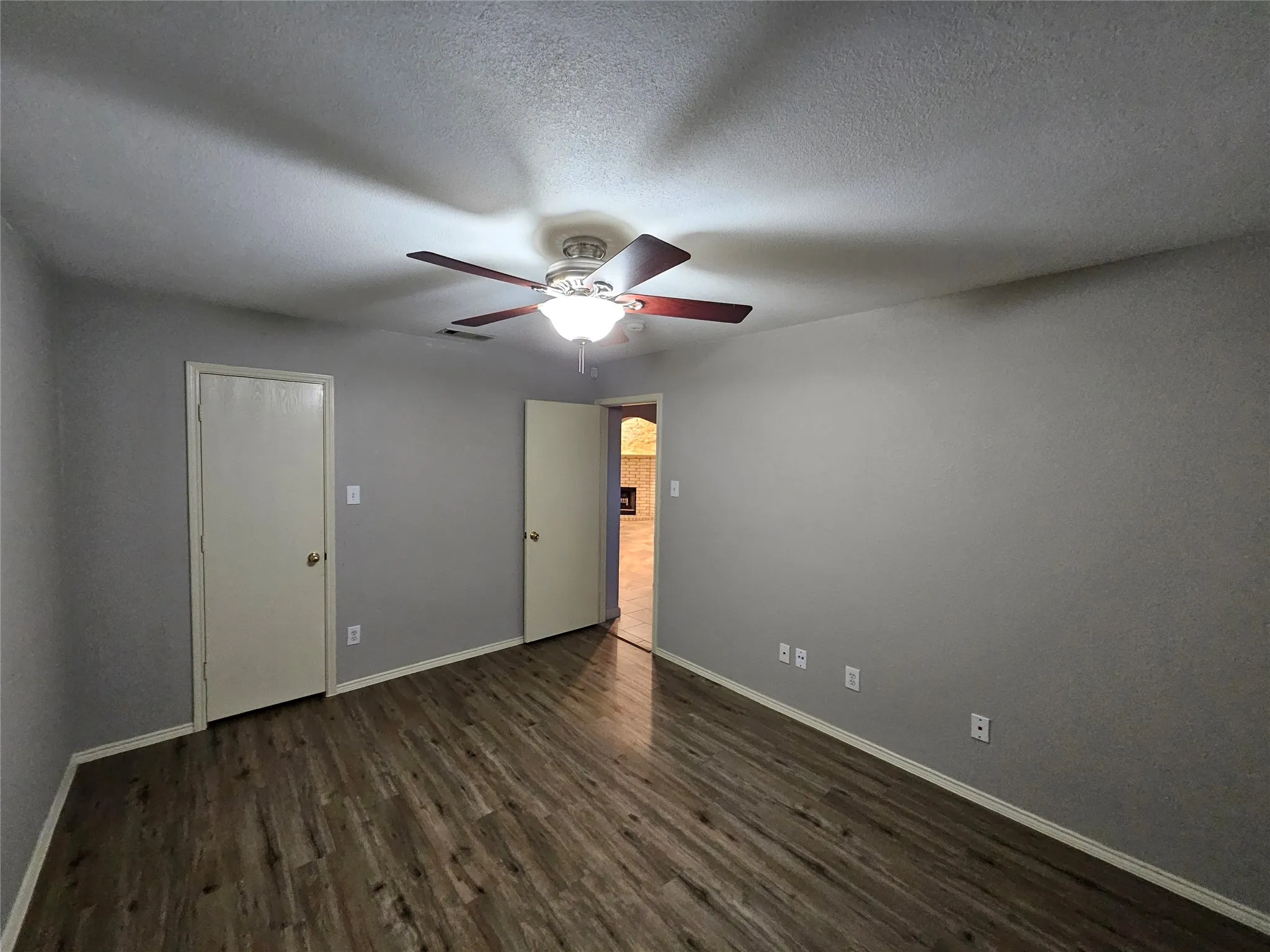 Single Family Residence For Rent in Tarrant County , 1608 Merritt Drive, Mansfield, Texas 76063, 3 Bedroom, 2 Bathroom, 3 Garage spaces, 1,559 Sqft, built in 2000, mls#21365620, Real Estate Agent in Mansfield, Homes For Rent in Tarrant county, Homes For Rent in Mansfield, Realtor in Mansfield Texas, Real Estate Brokerage Independent Realty Texas, Luminita Cordes Realtor