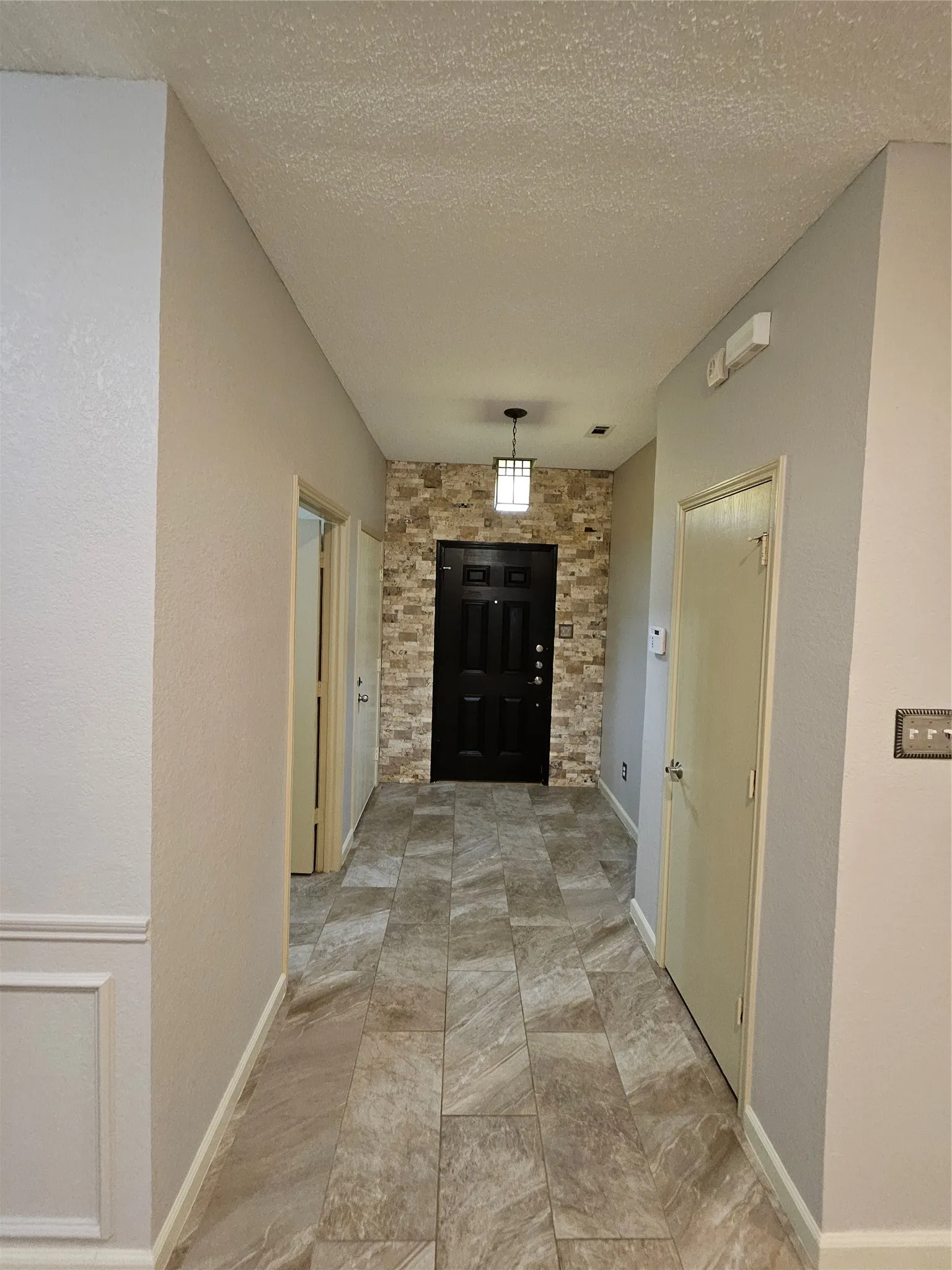Single Family Residence For Rent in Tarrant County , 1608 Merritt Drive, Mansfield, Texas 76063, 3 Bedroom, 2 Bathroom, 3 Garage spaces, 1,559 Sqft, built in 2000, mls#21365620, Real Estate Agent in Mansfield, Homes For Rent in Tarrant county, Homes For Rent in Mansfield, Realtor in Mansfield Texas, Real Estate Brokerage Independent Realty Texas, Luminita Cordes Realtor