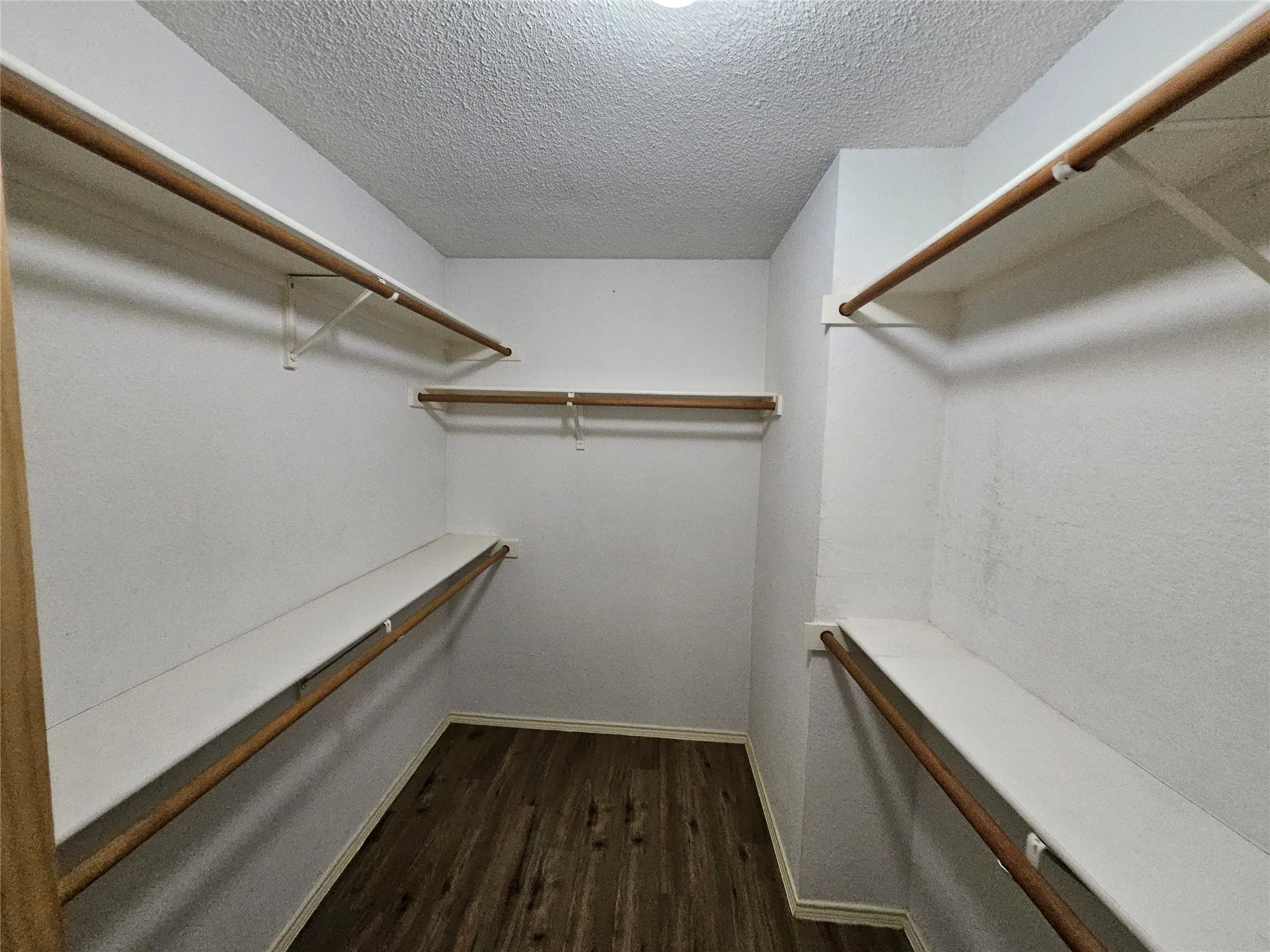 Single Family Residence For Rent in Tarrant County , 1608 Merritt Drive, Mansfield, Texas 76063, 3 Bedroom, 2 Bathroom, 3 Garage spaces, 1,559 Sqft, built in 2000, mls#21365620, Real Estate Agent in Mansfield, Homes For Rent in Tarrant county, Homes For Rent in Mansfield, Realtor in Mansfield Texas, Real Estate Brokerage Independent Realty Texas, Luminita Cordes Realtor