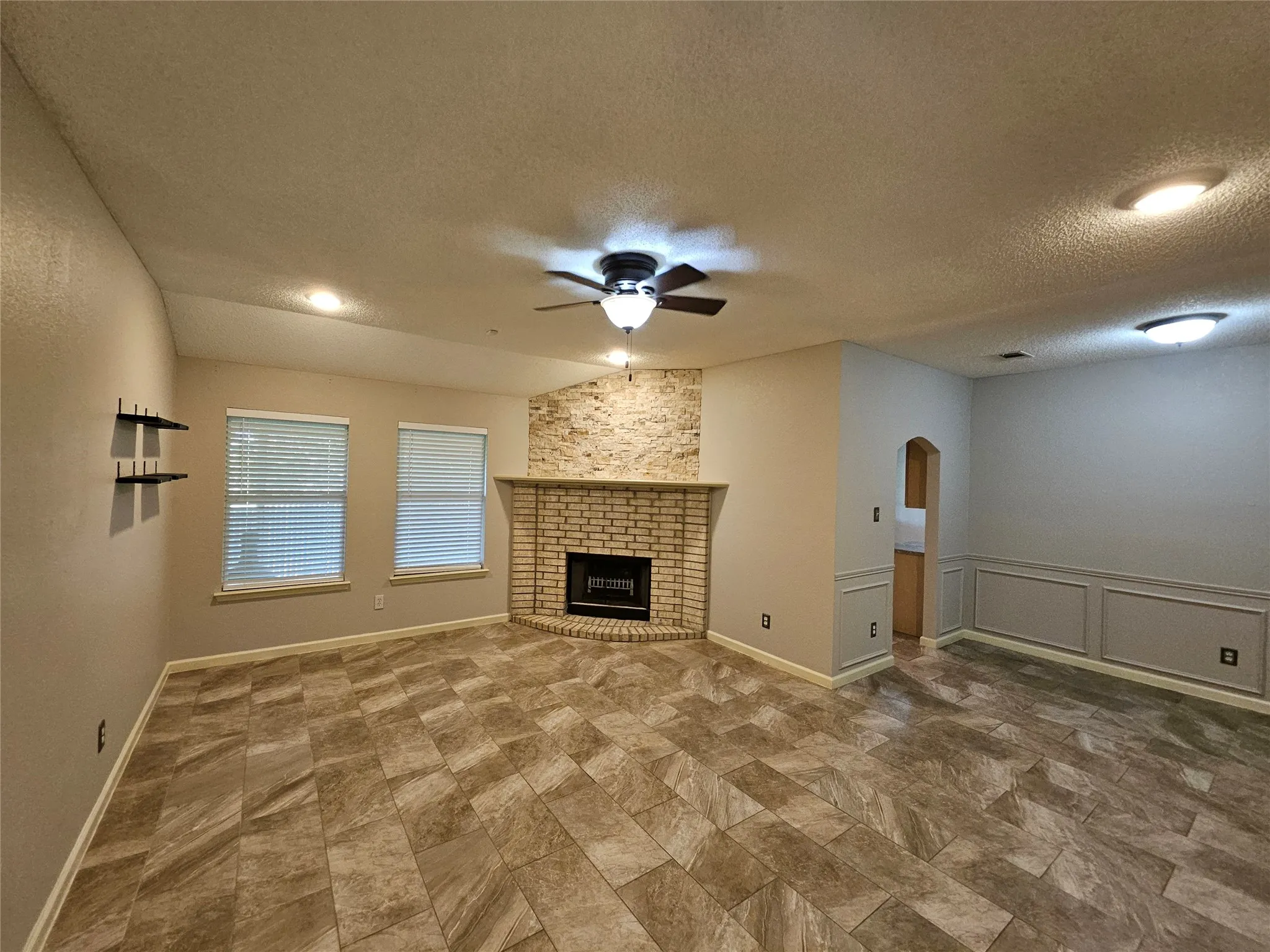 Single Family Residence For Rent in Tarrant County , 1608 Merritt Drive, Mansfield, Texas 76063, 3 Bedroom, 2 Bathroom, 3 Garage spaces, 1,559 Sqft, built in 2000, mls#21365620, Real Estate Agent in Mansfield, Homes For Rent in Tarrant county, Homes For Rent in Mansfield, Realtor in Mansfield Texas, Real Estate Brokerage Independent Realty Texas, Luminita Cordes Realtor