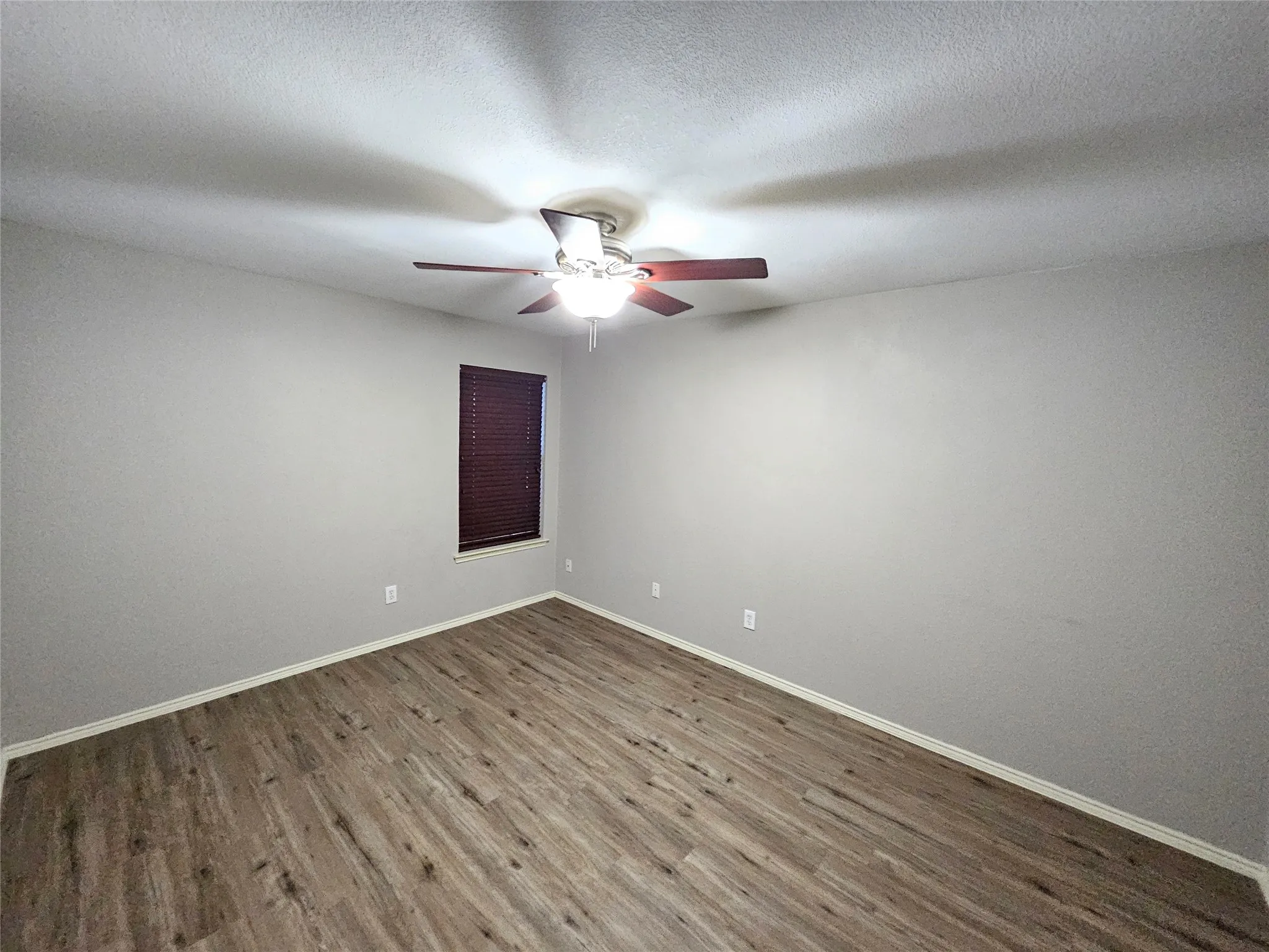 Single Family Residence For Rent in Tarrant County , 1608 Merritt Drive, Mansfield, Texas 76063, 3 Bedroom, 2 Bathroom, 3 Garage spaces, 1,559 Sqft, built in 2000, mls#21365620, Real Estate Agent in Mansfield, Homes For Rent in Tarrant county, Homes For Rent in Mansfield, Realtor in Mansfield Texas, Real Estate Brokerage Independent Realty Texas, Luminita Cordes Realtor