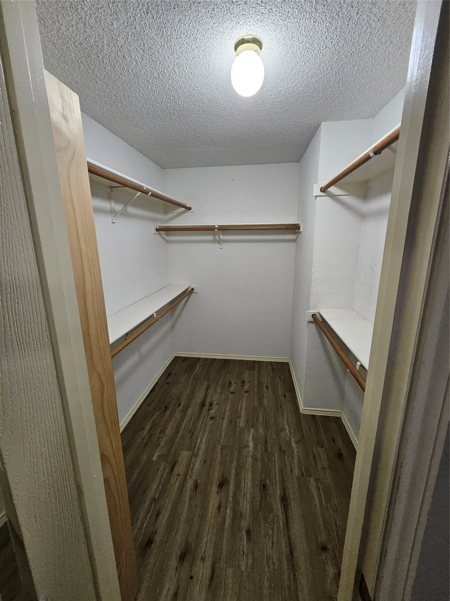Single Family Residence For Rent in Tarrant County , 1608 Merritt Drive, Mansfield, Texas 76063, 3 Bedroom, 2 Bathroom, 3 Garage spaces, 1,559 Sqft, built in 2000, mls#21365620, Real Estate Agent in Mansfield, Homes For Rent in Tarrant county, Homes For Rent in Mansfield, Realtor in Mansfield Texas, Real Estate Brokerage Independent Realty Texas, Luminita Cordes Realtor