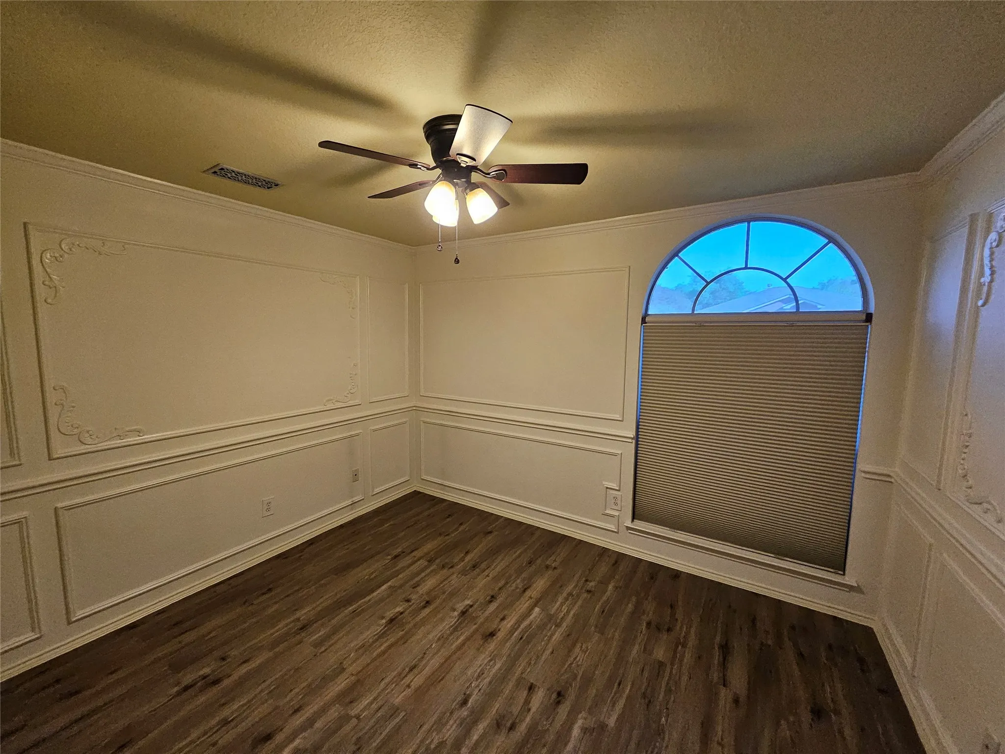 Single Family Residence For Rent in Tarrant County , 1608 Merritt Drive, Mansfield, Texas 76063, 3 Bedroom, 2 Bathroom, 3 Garage spaces, 1,559 Sqft, built in 2000, mls#21365620, Real Estate Agent in Mansfield, Homes For Rent in Tarrant county, Homes For Rent in Mansfield, Realtor in Mansfield Texas, Real Estate Brokerage Independent Realty Texas, Luminita Cordes Realtor