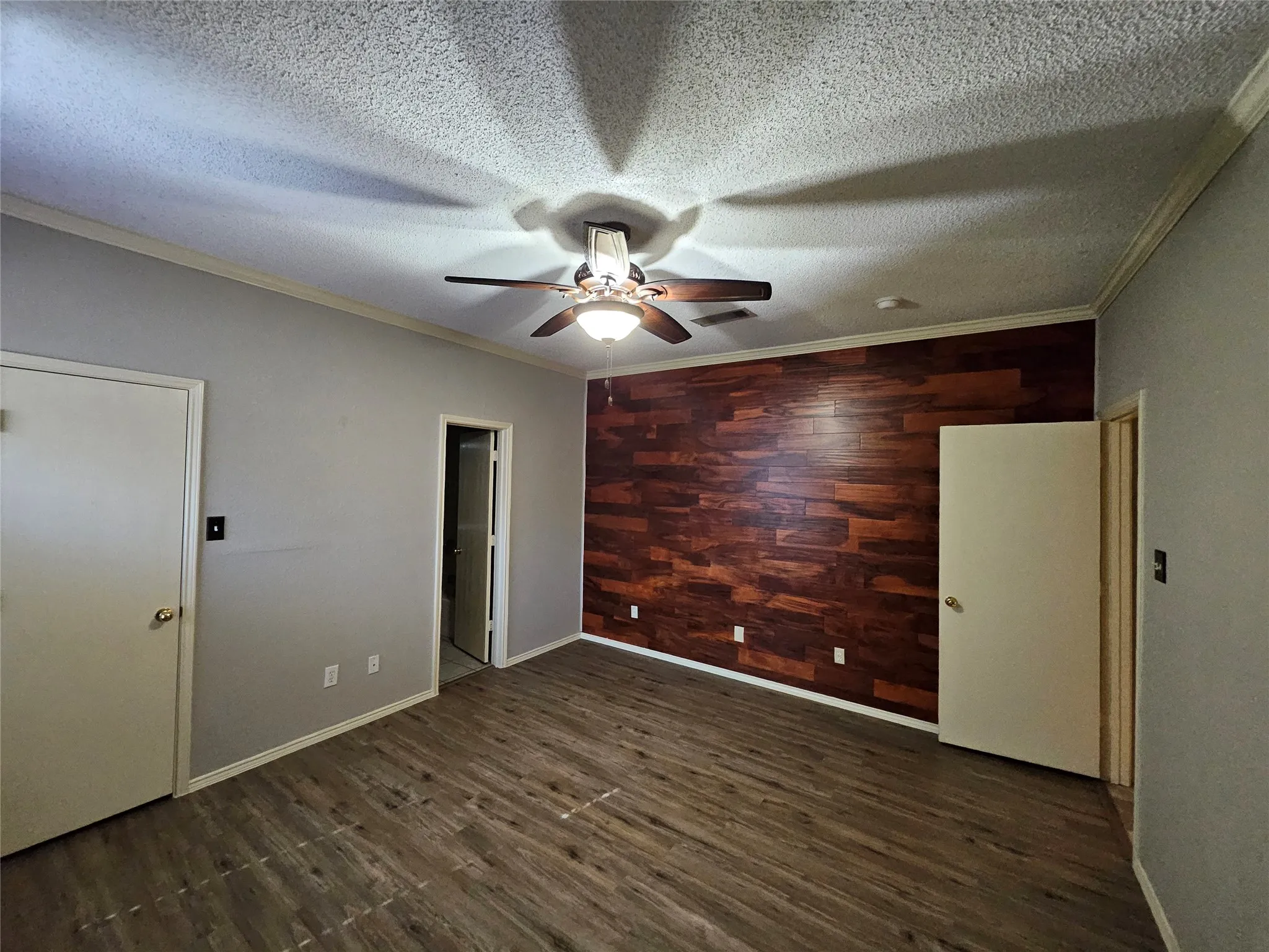 Single Family Residence For Rent in Tarrant County , 1608 Merritt Drive, Mansfield, Texas 76063, 3 Bedroom, 2 Bathroom, 3 Garage spaces, 1,559 Sqft, built in 2000, mls#21365620, Real Estate Agent in Mansfield, Homes For Rent in Tarrant county, Homes For Rent in Mansfield, Realtor in Mansfield Texas, Real Estate Brokerage Independent Realty Texas, Luminita Cordes Realtor