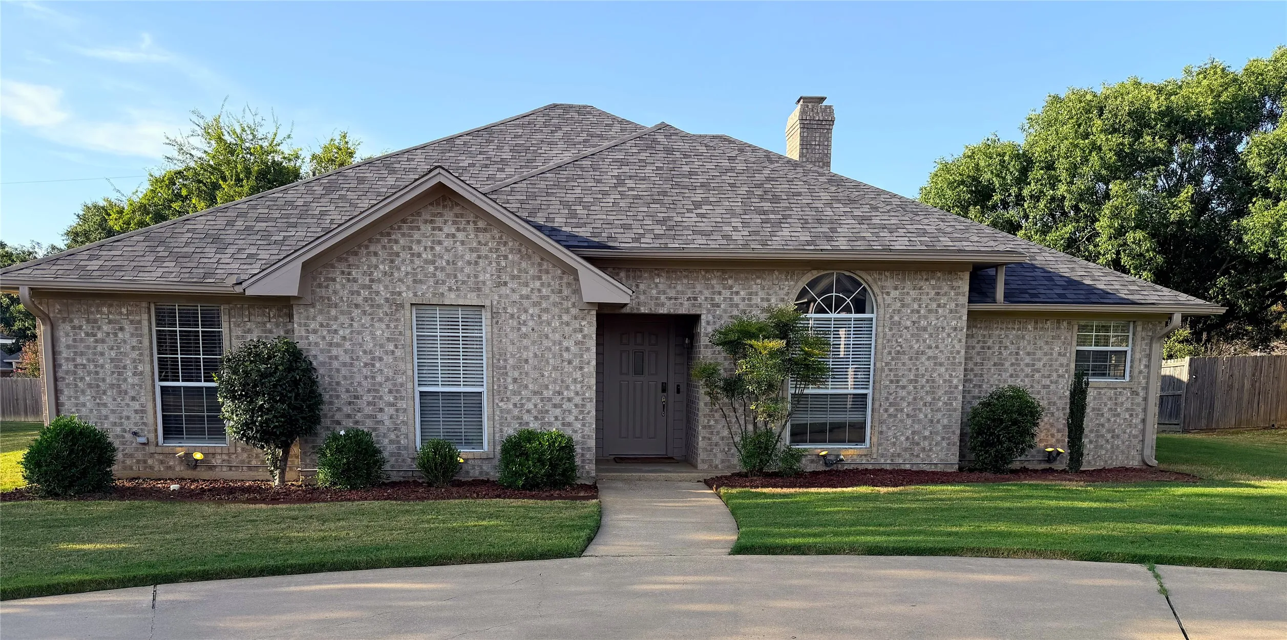Single Family Residence For Sale in Lamar County , 3925 Misty Lane, Paris, Texas 75462, 3 Bedroom, 2 Bathroom, 2 Garage spaces, 1,942 Sqft, built in 1993, mls#21365250, Real Estate Agent in Paris, Homes For Sale in Lamar county, Homes For Sale in Paris, Realtor in Paris Texas, Real Estate Brokerage Independent Realty Texas, Luminita Cordes Realtor