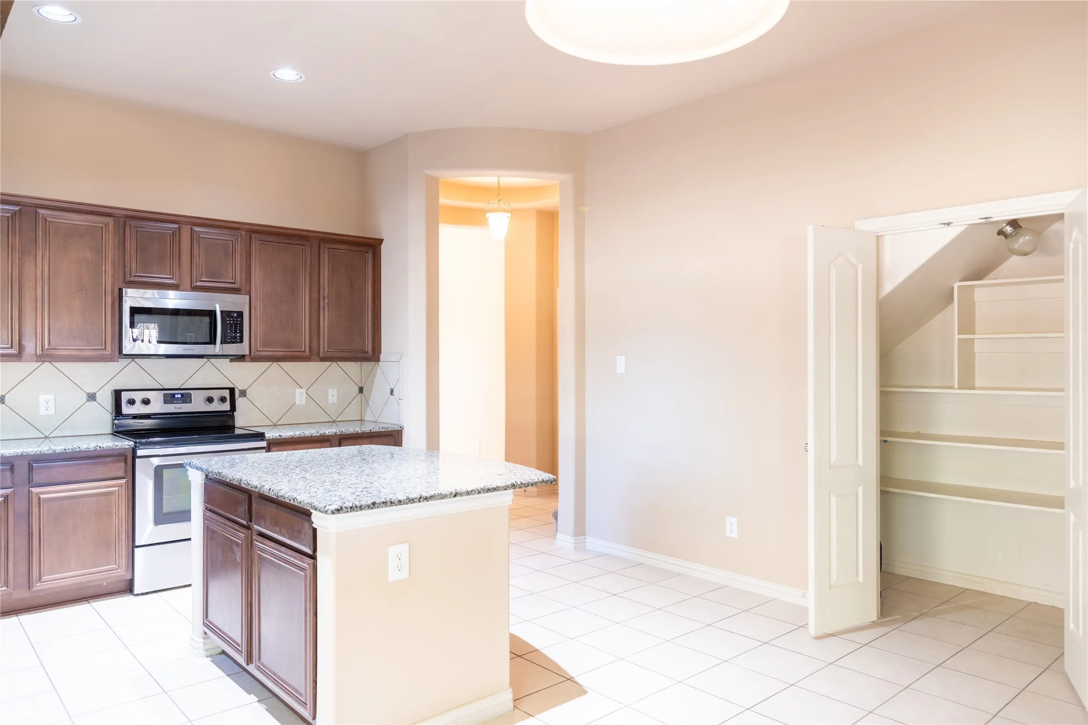 Single Family Residence For Rent in Denton County , 12233 Candle Island Drive, Frisco, Texas 75036, 3 Bedroom, 3 Bathroom, 2 Garage spaces, 2,381 Sqft, built in 2012, mls#21365626, Real Estate Agent in Frisco, Homes For Rent in Denton county, Homes For Rent in Frisco, Realtor in Frisco Texas, Real Estate Brokerage Independent Realty Texas, Luminita Cordes Realtor