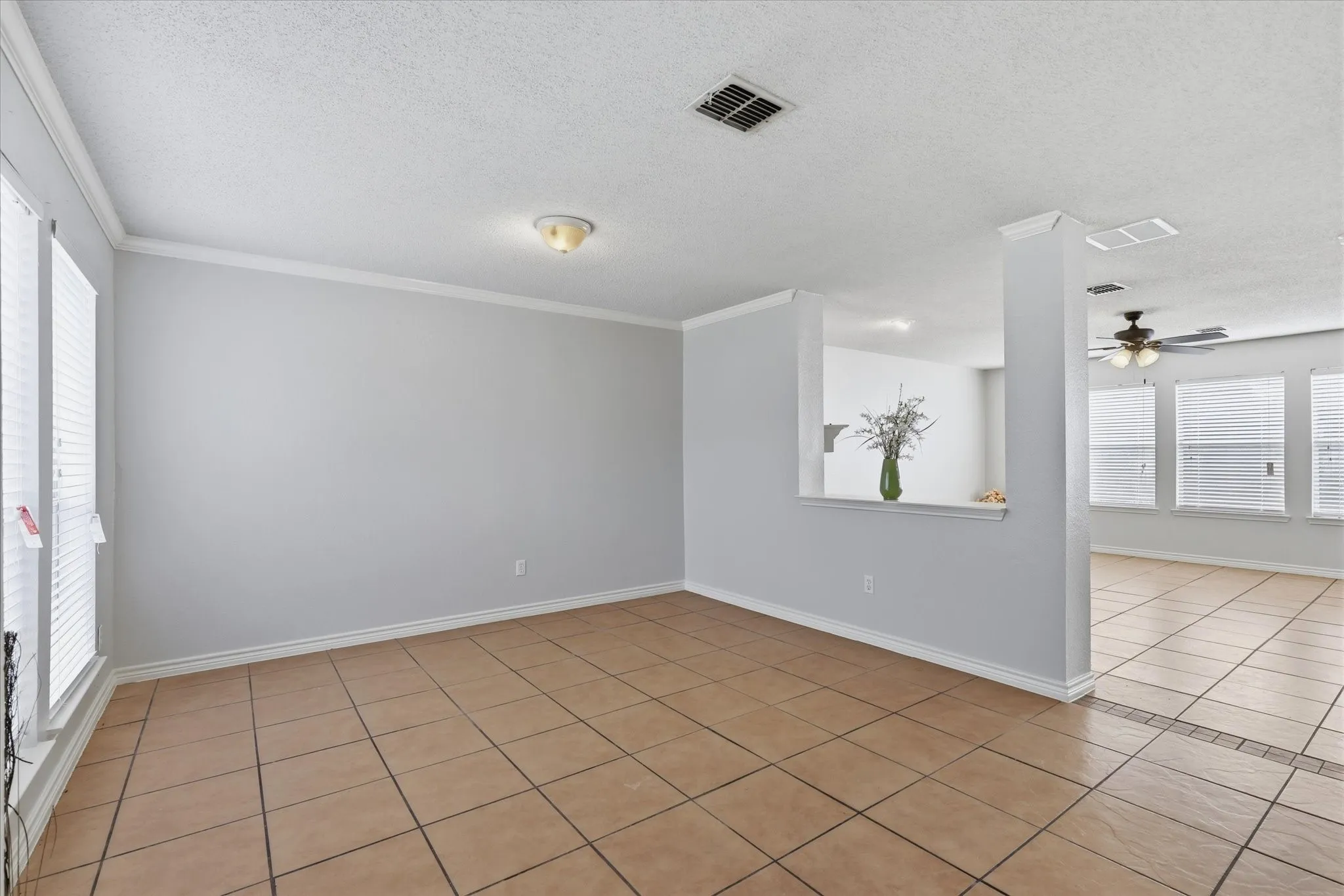 Single Family Residence For Rent in Kaufman County , 527 Tumbleweed Drive, Forney, Texas 75126, 4 Bedroom, 3 Bathroom, 2 Garage spaces, 2,102 Sqft, built in 2002, mls#21365631, Real Estate Agent in Forney, Homes For Rent in Kaufman county, Homes For Rent in Forney, Realtor in Forney Texas, Real Estate Brokerage Independent Realty Texas, Luminita Cordes Realtor