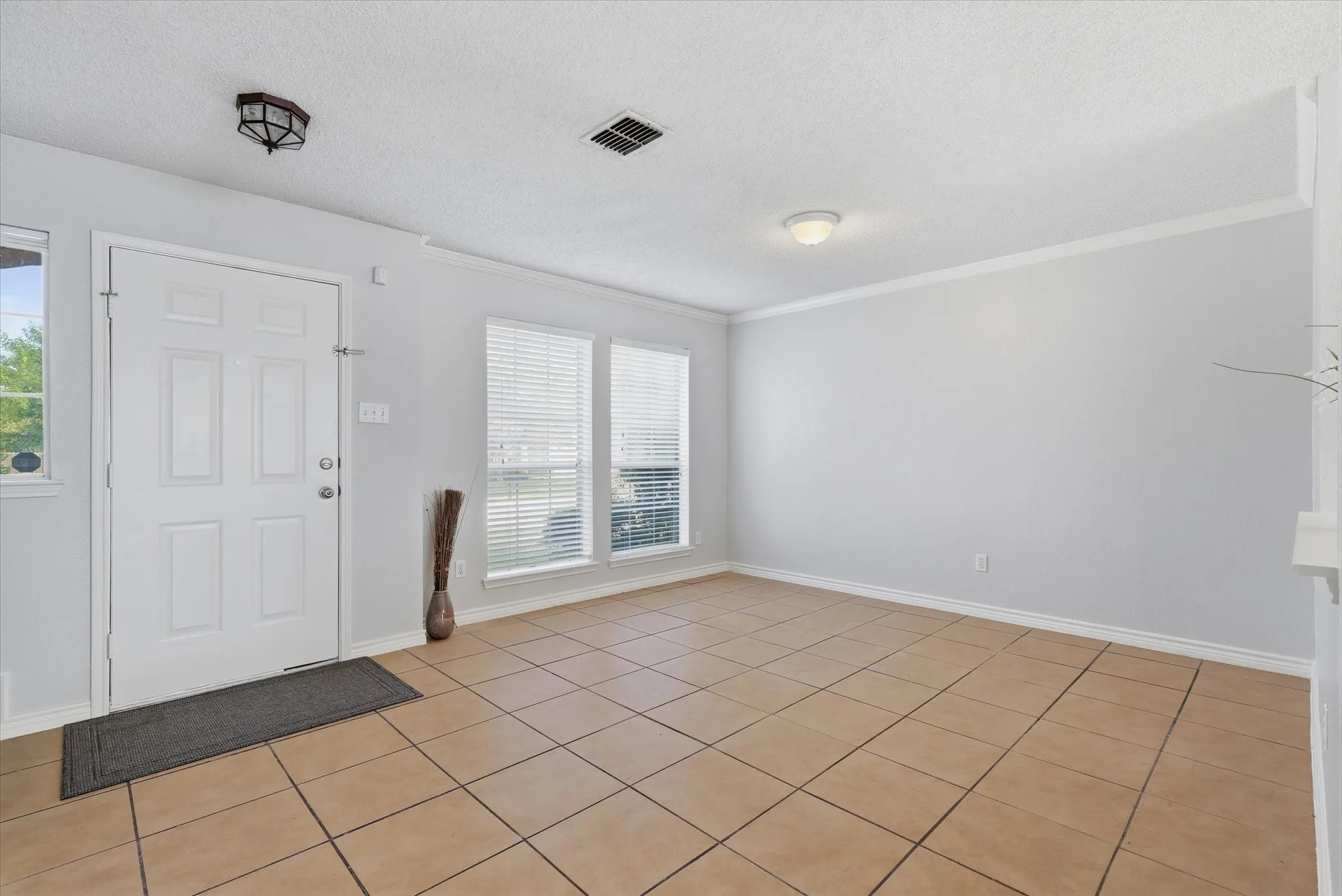 Single Family Residence For Rent in Kaufman County , 527 Tumbleweed Drive, Forney, Texas 75126, 4 Bedroom, 3 Bathroom, 2 Garage spaces, 2,102 Sqft, built in 2002, mls#21365631, Real Estate Agent in Forney, Homes For Rent in Kaufman county, Homes For Rent in Forney, Realtor in Forney Texas, Real Estate Brokerage Independent Realty Texas, Luminita Cordes Realtor
