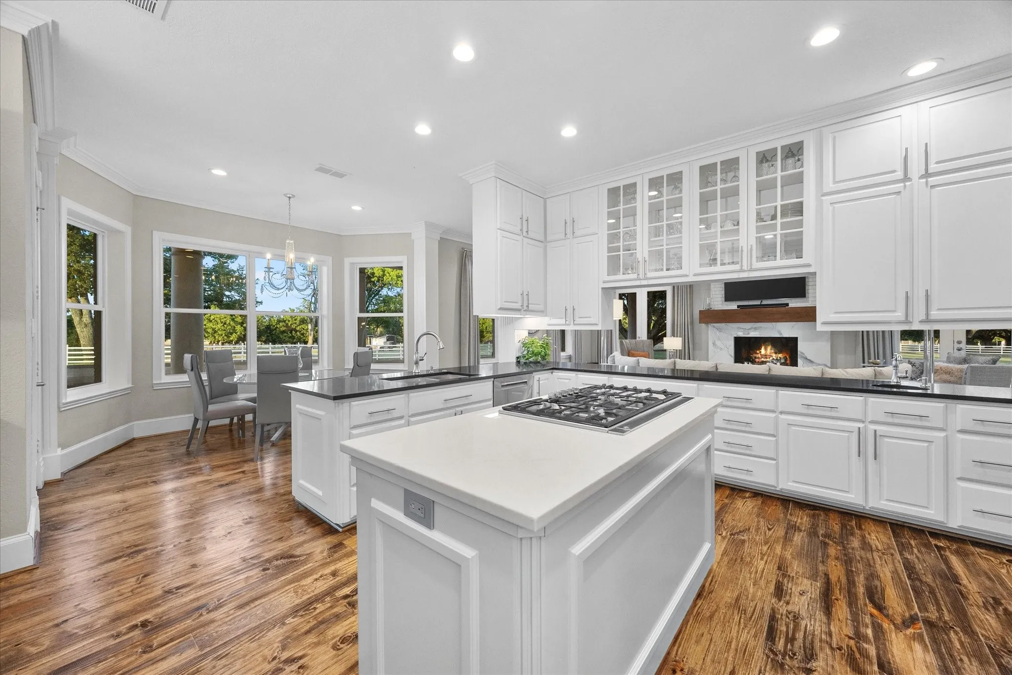 Single Family Residence For Sale in Kaufman County , 14719 FM 986, Terrell, Texas 75160, 5 Bedroom, 7 Bathroom, 10 Garage spaces, 5,150 Sqft, built in 1995, mls#21363984, Real Estate Agent in Terrell, Homes For Sale in Kaufman county, Homes For Sale in Terrell, Realtor in Terrell Texas, Real Estate Brokerage Independent Realty Texas, Luminita Cordes Realtor