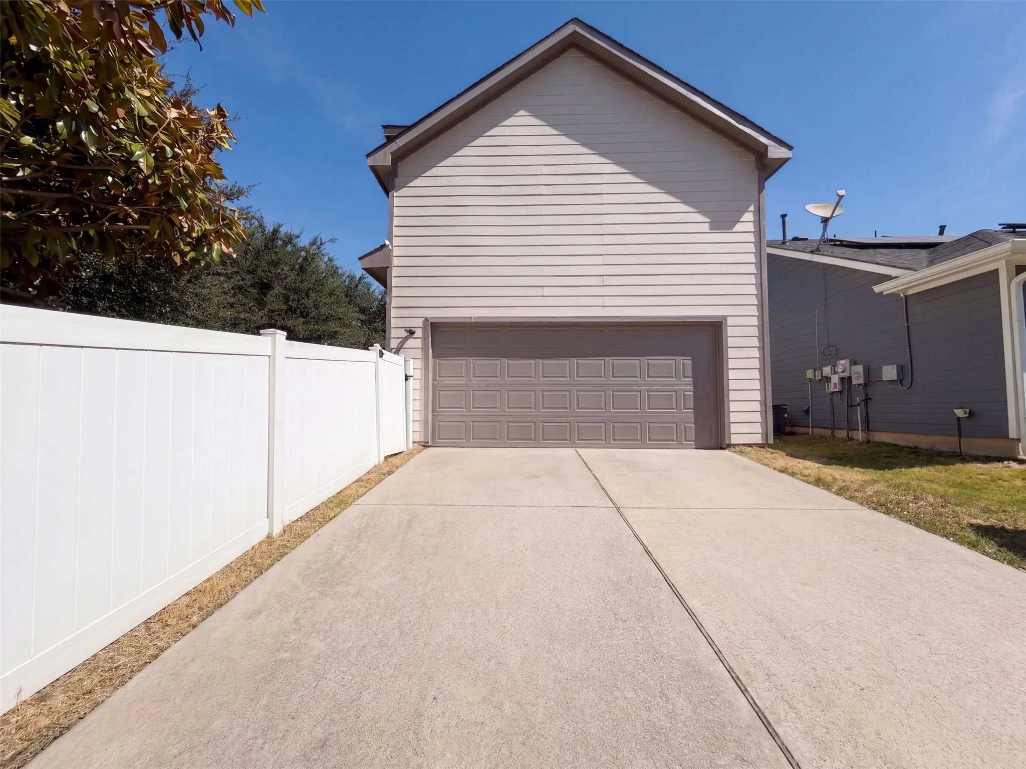 Single Family Residence For Sale in Denton County , 1700 Forsythe Drive, Savannah, Texas 76227, 3 Bedroom, 3 Bathroom, 2 Garage spaces, 2,319 Sqft, built in 2004, mls#21365630, Real Estate Agent in Savannah, Homes For Sale in Denton county, Homes For Sale in Savannah, Realtor in Savannah Texas, Real Estate Brokerage Independent Realty Texas, Luminita Cordes Realtor
