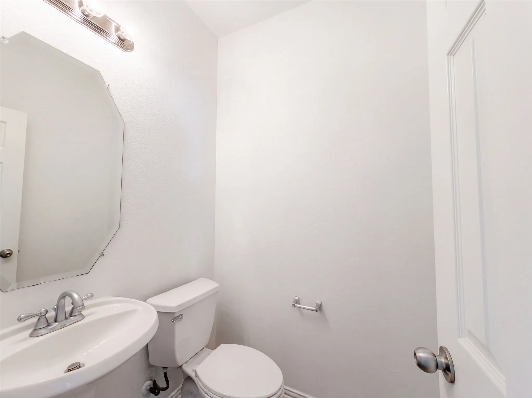 Single Family Residence For Sale in Denton County , 1700 Forsythe Drive, Savannah, Texas 76227, 3 Bedroom, 3 Bathroom, 2 Garage spaces, 2,319 Sqft, built in 2004, mls#21365630, Real Estate Agent in Savannah, Homes For Sale in Denton county, Homes For Sale in Savannah, Realtor in Savannah Texas, Real Estate Brokerage Independent Realty Texas, Luminita Cordes Realtor