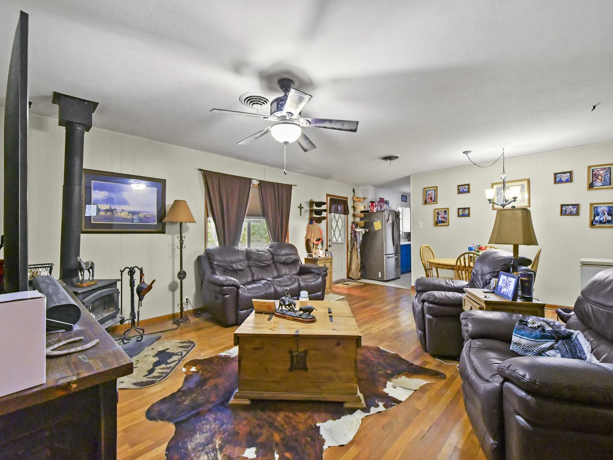 Single Family Residence For Sale in Cooke County , 2045 County Road 113, Whitesboro, Texas 76273, 3 Bedroom, 2 Bathroom, Garage spaces, 1,454 Sqft, built in 1980, mls#21365574, Real Estate Agent in Whitesboro, Homes For Sale in Cooke county, Homes For Sale in Whitesboro, Realtor in Whitesboro Texas, Real Estate Brokerage Independent Realty Texas, Luminita Cordes Realtor