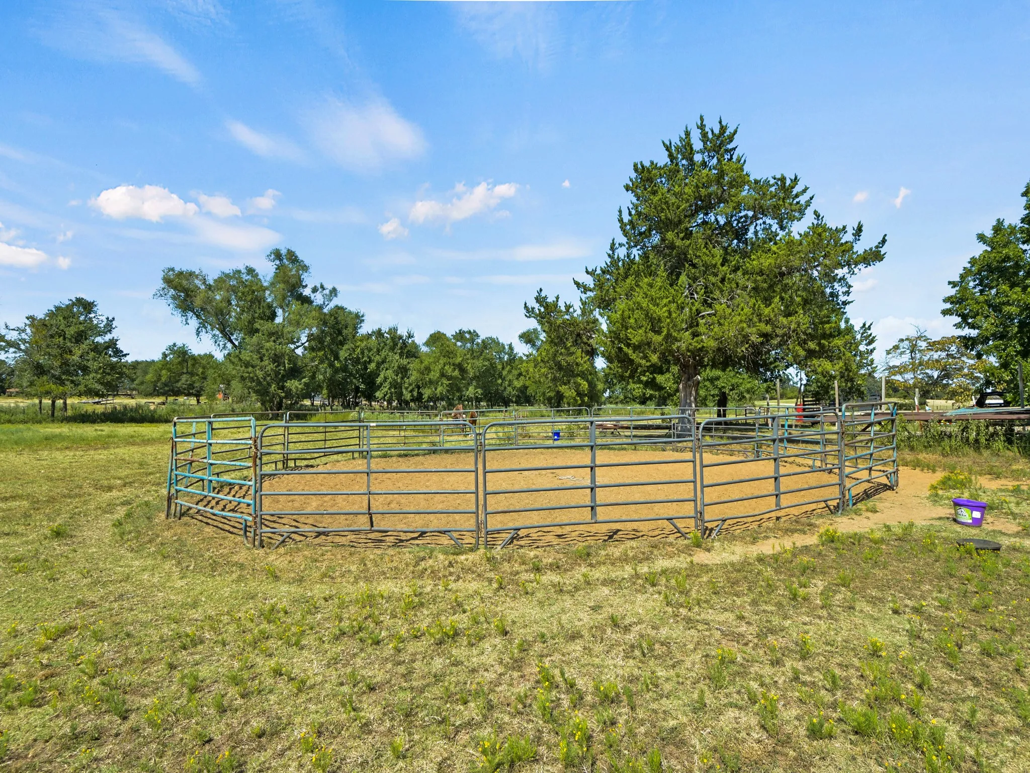 Single Family Residence For Sale in Cooke County , 2045 County Road 113, Whitesboro, Texas 76273, 3 Bedroom, 2 Bathroom, Garage spaces, 1,454 Sqft, built in 1980, mls#21365574, Real Estate Agent in Whitesboro, Homes For Sale in Cooke county, Homes For Sale in Whitesboro, Realtor in Whitesboro Texas, Real Estate Brokerage Independent Realty Texas, Luminita Cordes Realtor