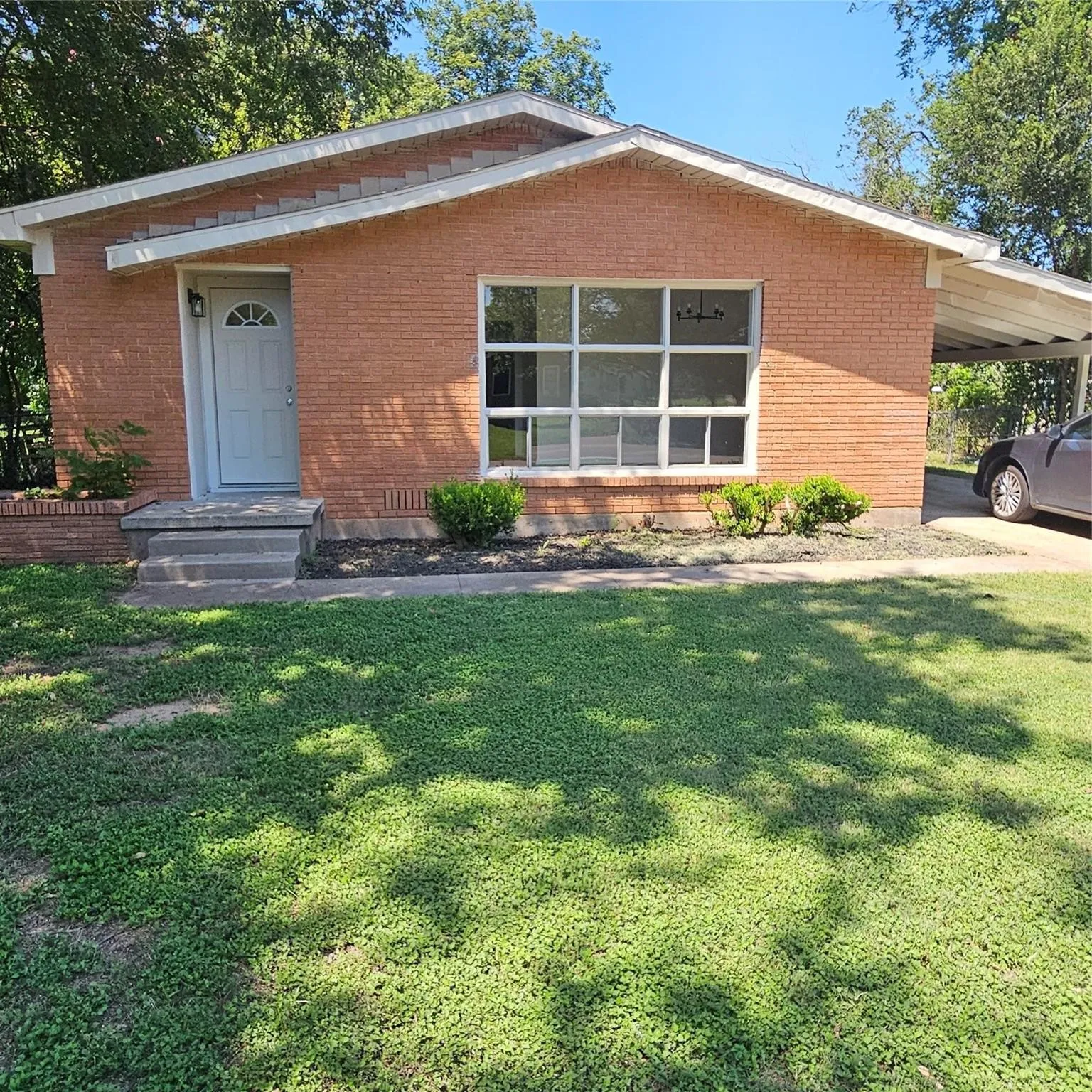 Single Family Residence For Sale in Mc Lennan County , 520 Faulkner Lane, Waco, Texas 76704, 3 Bedroom, 1 Bathroom, Garage spaces, 1,297 Sqft, built in 1962, mls#21365637, Real Estate Agent in Waco, Homes For Sale in Mc Lennan county, Homes For Sale in Waco, Realtor in Waco Texas, Real Estate Brokerage Independent Realty Texas, Luminita Cordes Realtor
