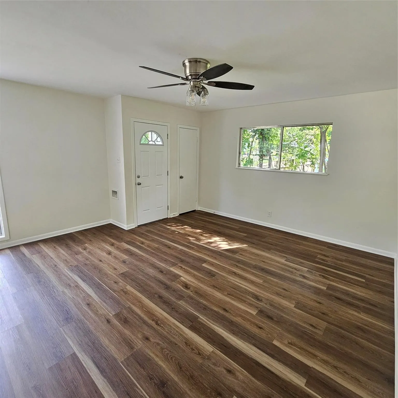 Single Family Residence For Sale in Mc Lennan County , 520 Faulkner Lane, Waco, Texas 76704, 3 Bedroom, 1 Bathroom, Garage spaces, 1,297 Sqft, built in 1962, mls#21365637, Real Estate Agent in Waco, Homes For Sale in Mc Lennan county, Homes For Sale in Waco, Realtor in Waco Texas, Real Estate Brokerage Independent Realty Texas, Luminita Cordes Realtor