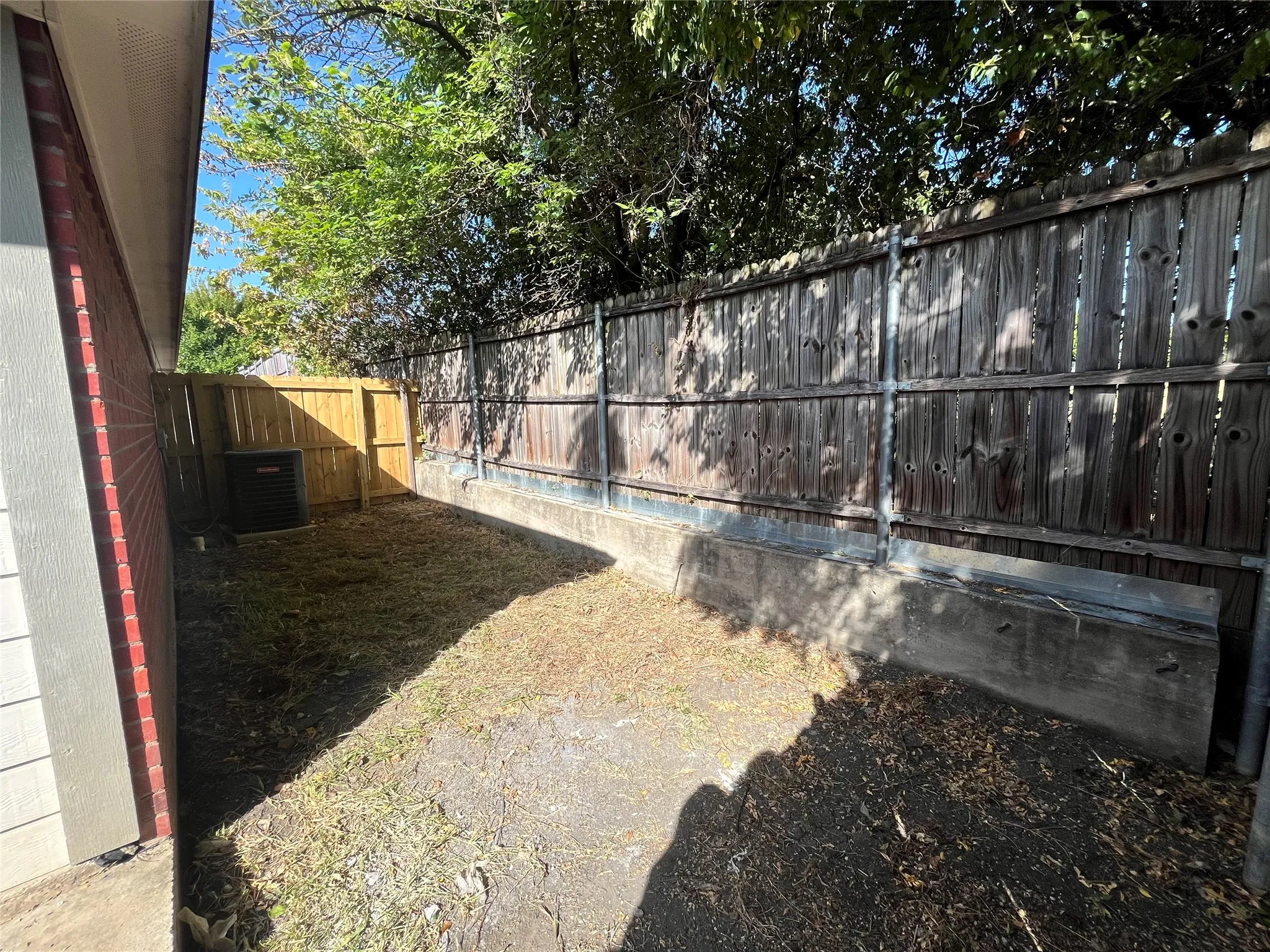 Townhouse For Rent in Dallas County , 1129 Weston Drive, Garland, Texas 75043, 2 Bedroom, 2 Bathroom, 2 Garage spaces, 1,084 Sqft, built in 2007, mls#21365647, Real Estate Agent in Garland, Homes For Rent in Dallas county, Homes For Rent in Garland, Realtor in Garland Texas, Real Estate Brokerage Independent Realty Texas, Luminita Cordes Realtor