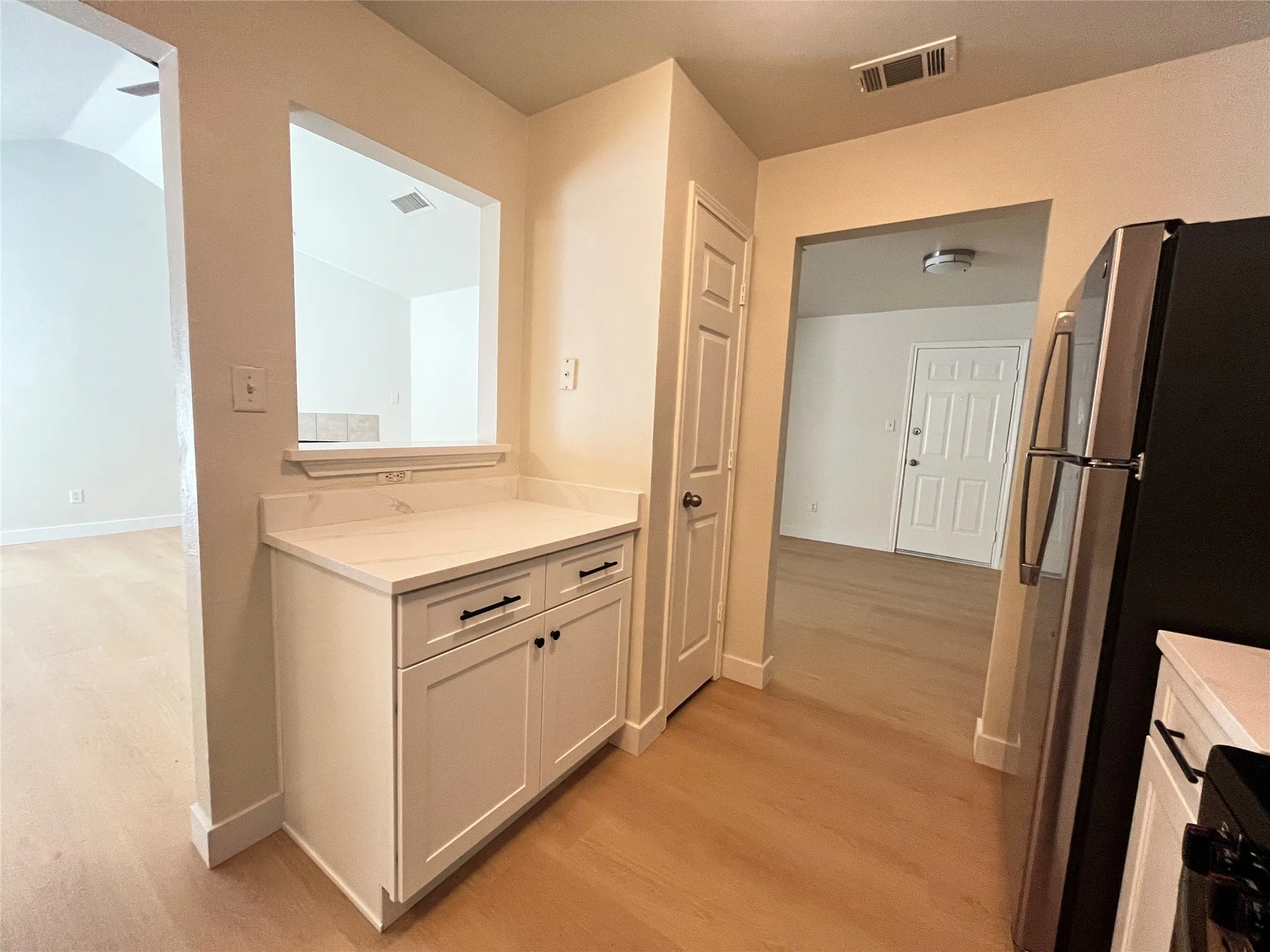 Townhouse For Rent in Dallas County , 1129 Weston Drive, Garland, Texas 75043, 2 Bedroom, 2 Bathroom, 2 Garage spaces, 1,084 Sqft, built in 2007, mls#21365647, Real Estate Agent in Garland, Homes For Rent in Dallas county, Homes For Rent in Garland, Realtor in Garland Texas, Real Estate Brokerage Independent Realty Texas, Luminita Cordes Realtor