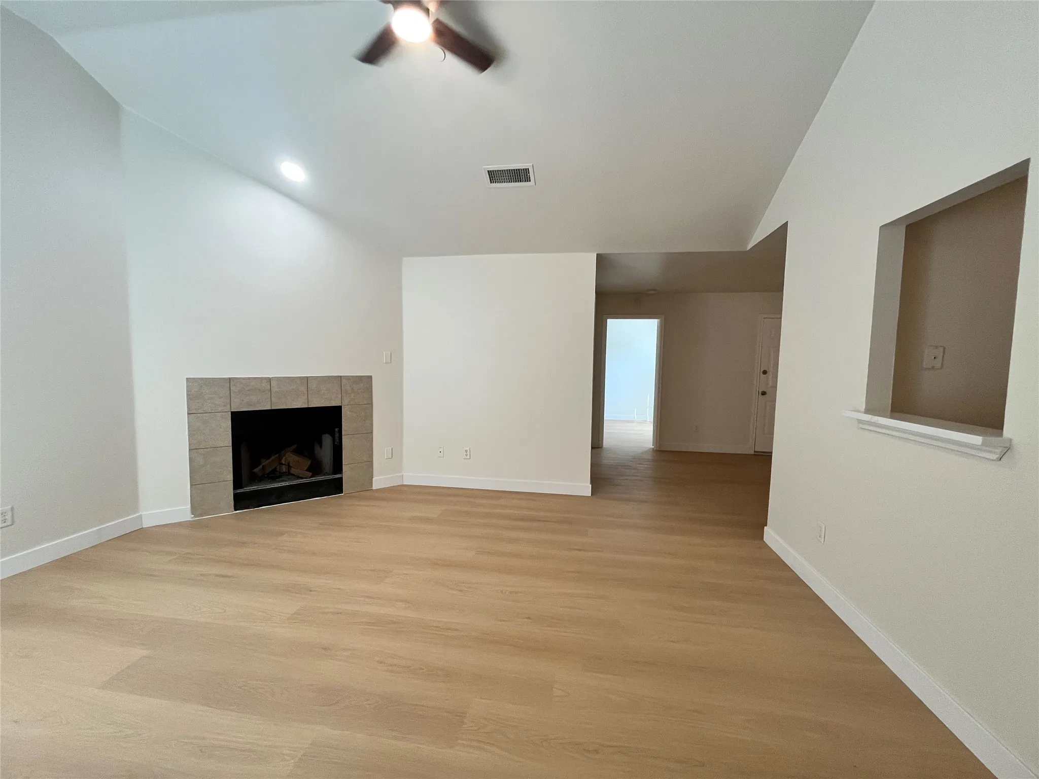 Townhouse For Rent in Dallas County , 1129 Weston Drive, Garland, Texas 75043, 2 Bedroom, 2 Bathroom, 2 Garage spaces, 1,084 Sqft, built in 2007, mls#21365647, Real Estate Agent in Garland, Homes For Rent in Dallas county, Homes For Rent in Garland, Realtor in Garland Texas, Real Estate Brokerage Independent Realty Texas, Luminita Cordes Realtor