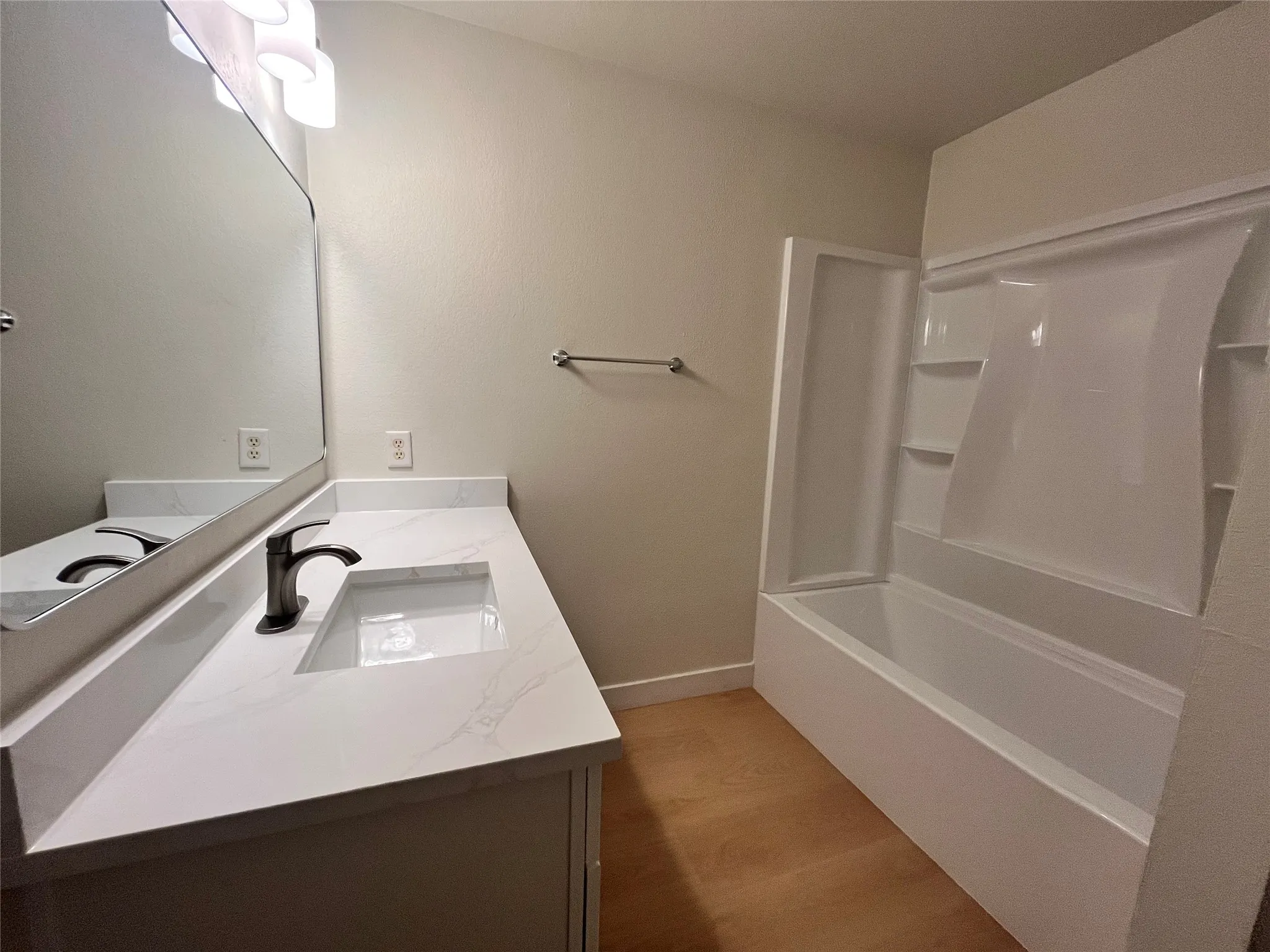 Townhouse For Rent in Dallas County , 1129 Weston Drive, Garland, Texas 75043, 2 Bedroom, 2 Bathroom, 2 Garage spaces, 1,084 Sqft, built in 2007, mls#21365647, Real Estate Agent in Garland, Homes For Rent in Dallas county, Homes For Rent in Garland, Realtor in Garland Texas, Real Estate Brokerage Independent Realty Texas, Luminita Cordes Realtor