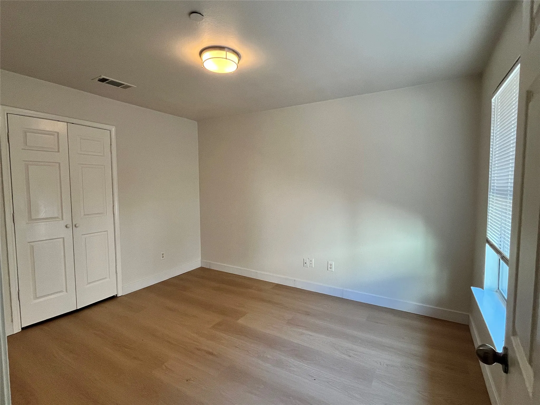 Townhouse For Rent in Dallas County , 1129 Weston Drive, Garland, Texas 75043, 2 Bedroom, 2 Bathroom, 2 Garage spaces, 1,084 Sqft, built in 2007, mls#21365647, Real Estate Agent in Garland, Homes For Rent in Dallas county, Homes For Rent in Garland, Realtor in Garland Texas, Real Estate Brokerage Independent Realty Texas, Luminita Cordes Realtor