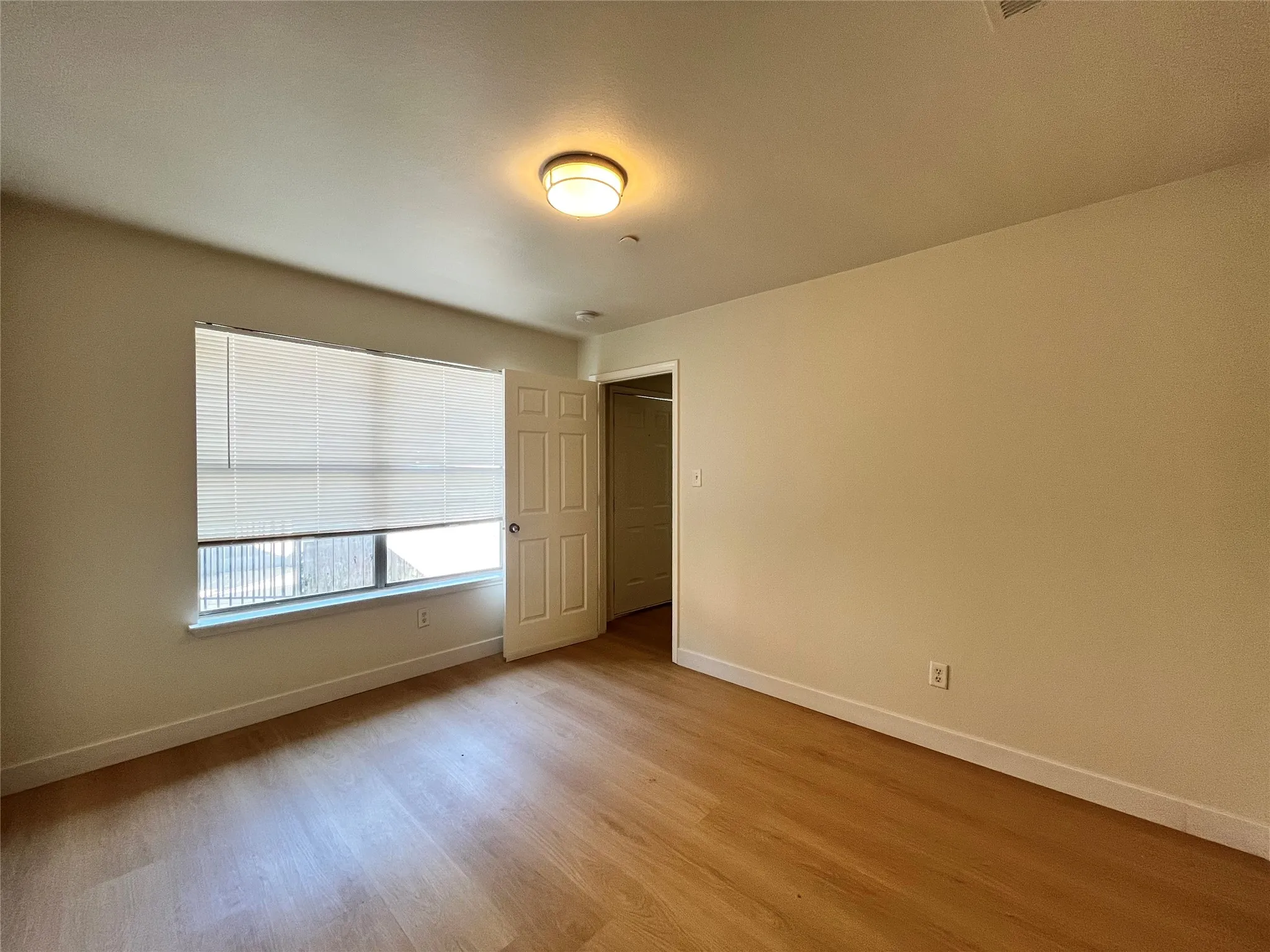 Townhouse For Rent in Dallas County , 1129 Weston Drive, Garland, Texas 75043, 2 Bedroom, 2 Bathroom, 2 Garage spaces, 1,084 Sqft, built in 2007, mls#21365647, Real Estate Agent in Garland, Homes For Rent in Dallas county, Homes For Rent in Garland, Realtor in Garland Texas, Real Estate Brokerage Independent Realty Texas, Luminita Cordes Realtor