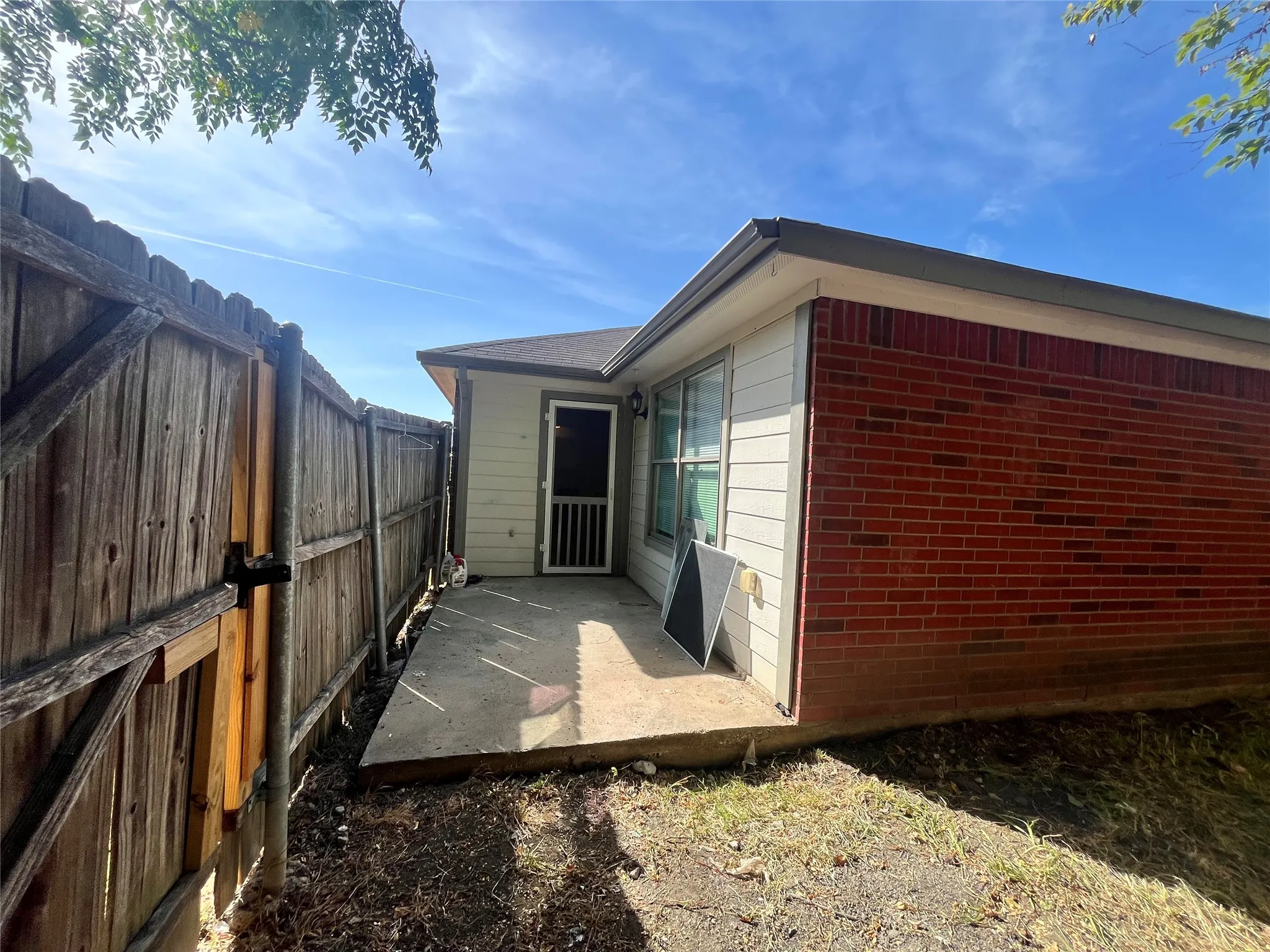 Townhouse For Rent in Dallas County , 1129 Weston Drive, Garland, Texas 75043, 2 Bedroom, 2 Bathroom, 2 Garage spaces, 1,084 Sqft, built in 2007, mls#21365647, Real Estate Agent in Garland, Homes For Rent in Dallas county, Homes For Rent in Garland, Realtor in Garland Texas, Real Estate Brokerage Independent Realty Texas, Luminita Cordes Realtor