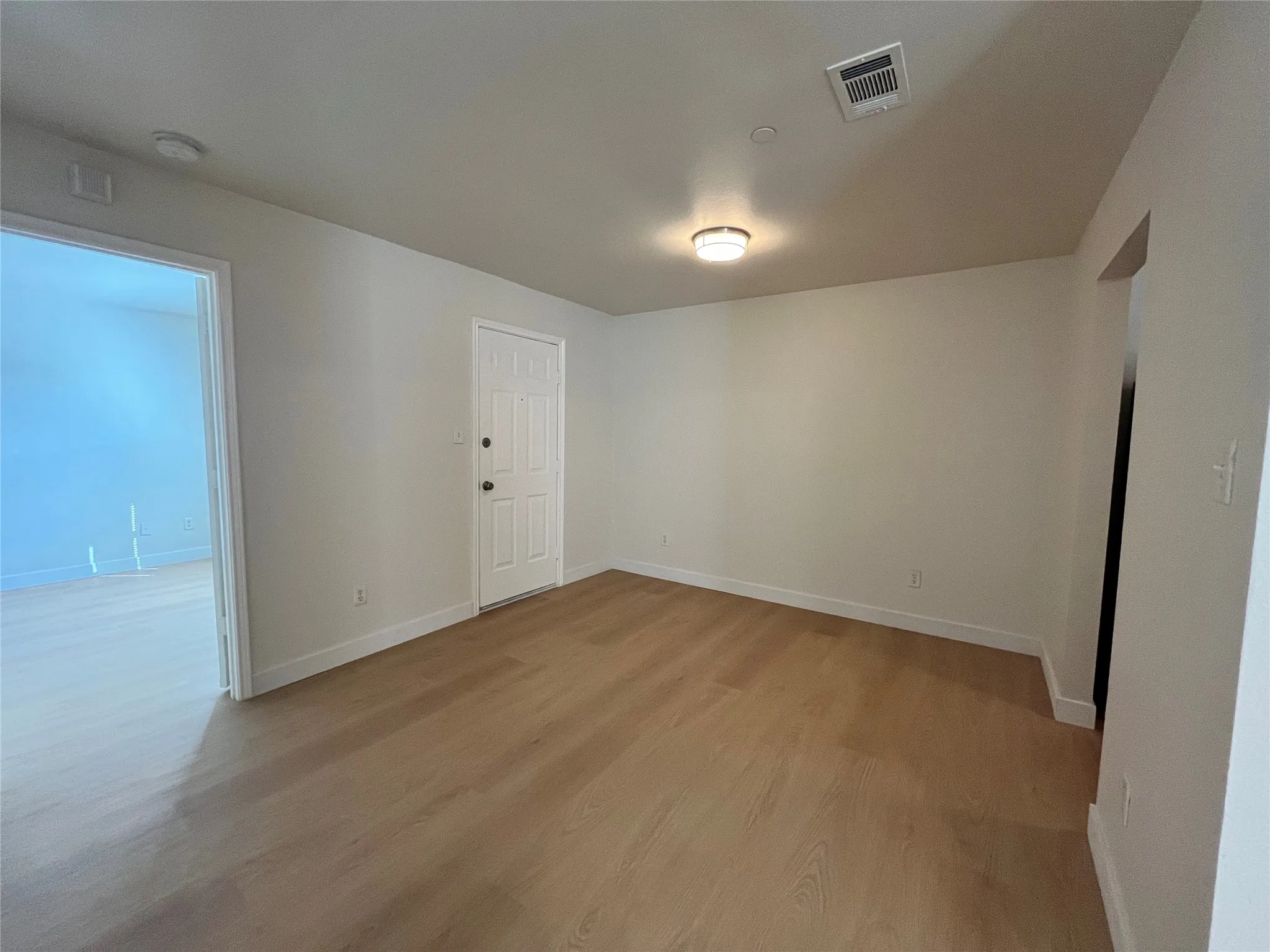 Townhouse For Rent in Dallas County , 1129 Weston Drive, Garland, Texas 75043, 2 Bedroom, 2 Bathroom, 2 Garage spaces, 1,084 Sqft, built in 2007, mls#21365647, Real Estate Agent in Garland, Homes For Rent in Dallas county, Homes For Rent in Garland, Realtor in Garland Texas, Real Estate Brokerage Independent Realty Texas, Luminita Cordes Realtor