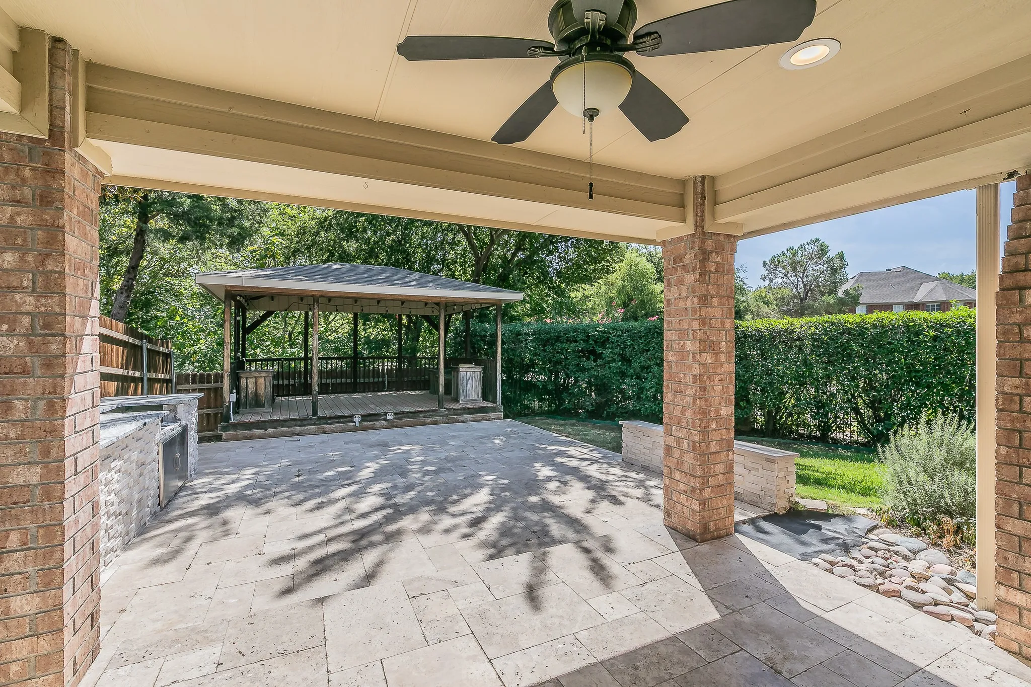 Single Family Residence For Sale in Tarrant County , 5544 Greenview Court, North Richland Hills, Texas 76148, 4 Bedroom, 2 Bathroom, 2 Garage spaces, 2,052 Sqft, built in 2001, mls#21365294, Real Estate Agent in North Richland Hills, Homes For Sale in Tarrant county, Homes For Sale in North Richland Hills, Realtor in North Richland Hills Texas, Real Estate Brokerage Independent Realty Texas, Luminita Cordes Realtor