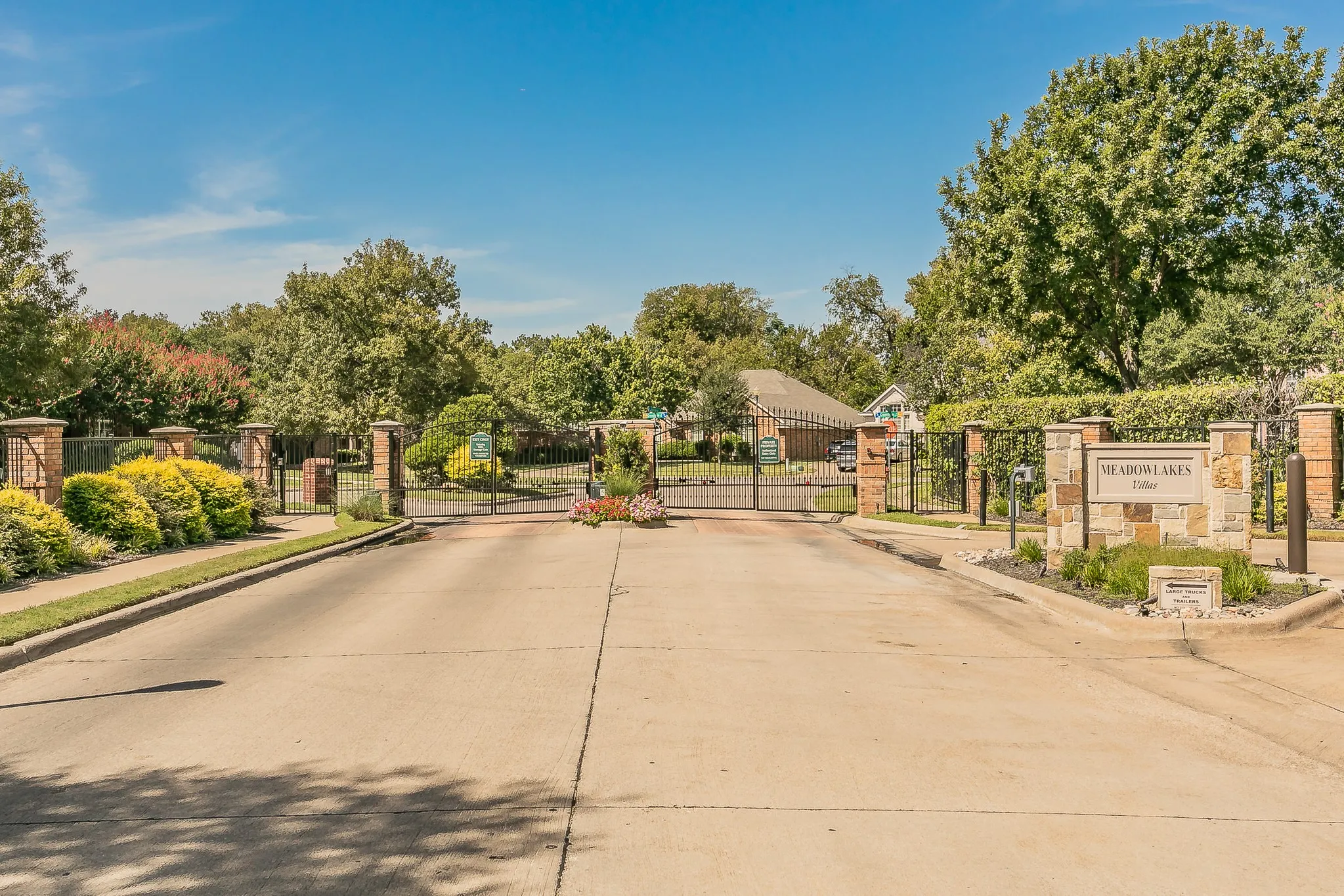 Single Family Residence For Sale in Tarrant County , 5544 Greenview Court, North Richland Hills, Texas 76148, 4 Bedroom, 2 Bathroom, 2 Garage spaces, 2,052 Sqft, built in 2001, mls#21365294, Real Estate Agent in North Richland Hills, Homes For Sale in Tarrant county, Homes For Sale in North Richland Hills, Realtor in North Richland Hills Texas, Real Estate Brokerage Independent Realty Texas, Luminita Cordes Realtor
