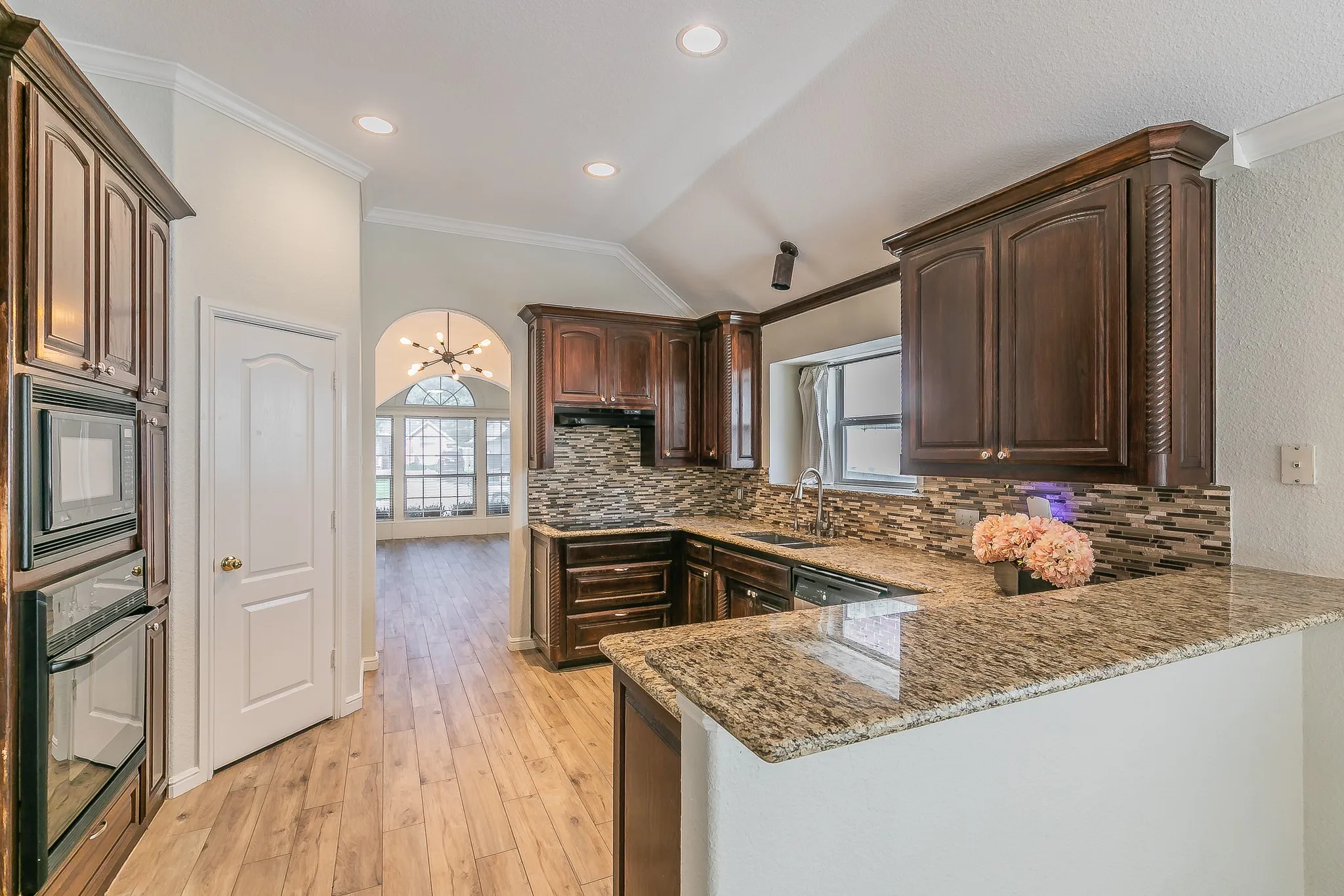 Single Family Residence For Sale in Tarrant County , 5544 Greenview Court, North Richland Hills, Texas 76148, 4 Bedroom, 2 Bathroom, 2 Garage spaces, 2,052 Sqft, built in 2001, mls#21365294, Real Estate Agent in North Richland Hills, Homes For Sale in Tarrant county, Homes For Sale in North Richland Hills, Realtor in North Richland Hills Texas, Real Estate Brokerage Independent Realty Texas, Luminita Cordes Realtor