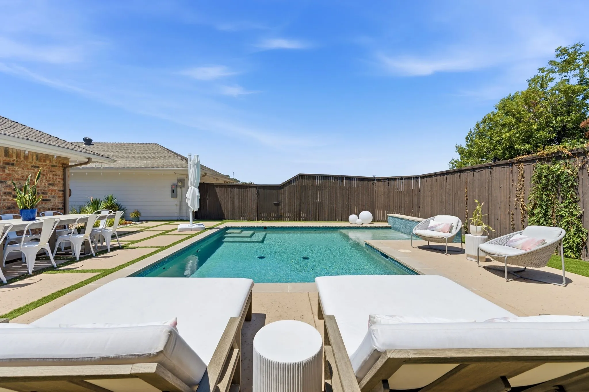 Outdoor space to lounge by the pool