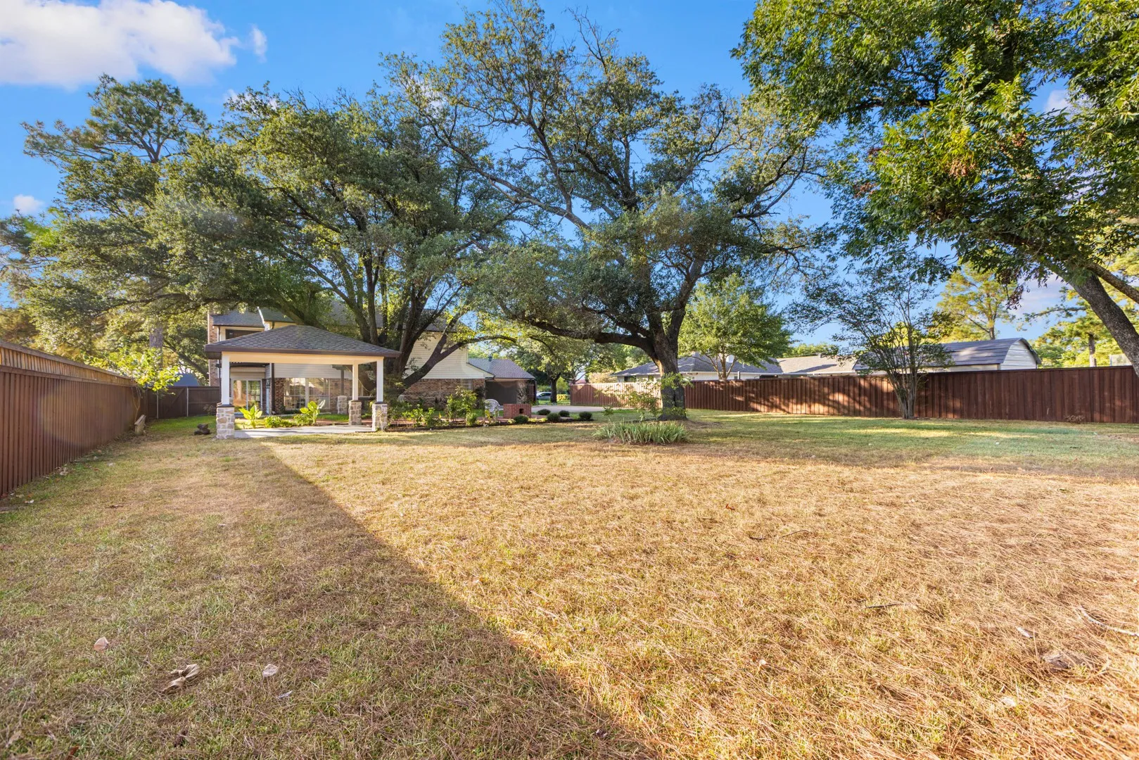 Single Family Residence For Sale in Kaufman County , 3 Haynes Circle, Terrell, Texas 75160, 4 Bedroom, 3 Bathroom, 2 Garage spaces, 2,809 Sqft, built in 1990, mls#21364731, Real Estate Agent in Terrell, Homes For Sale in Kaufman county, Homes For Sale in Terrell, Realtor in Terrell Texas, Real Estate Brokerage Independent Realty Texas, Luminita Cordes Realtor