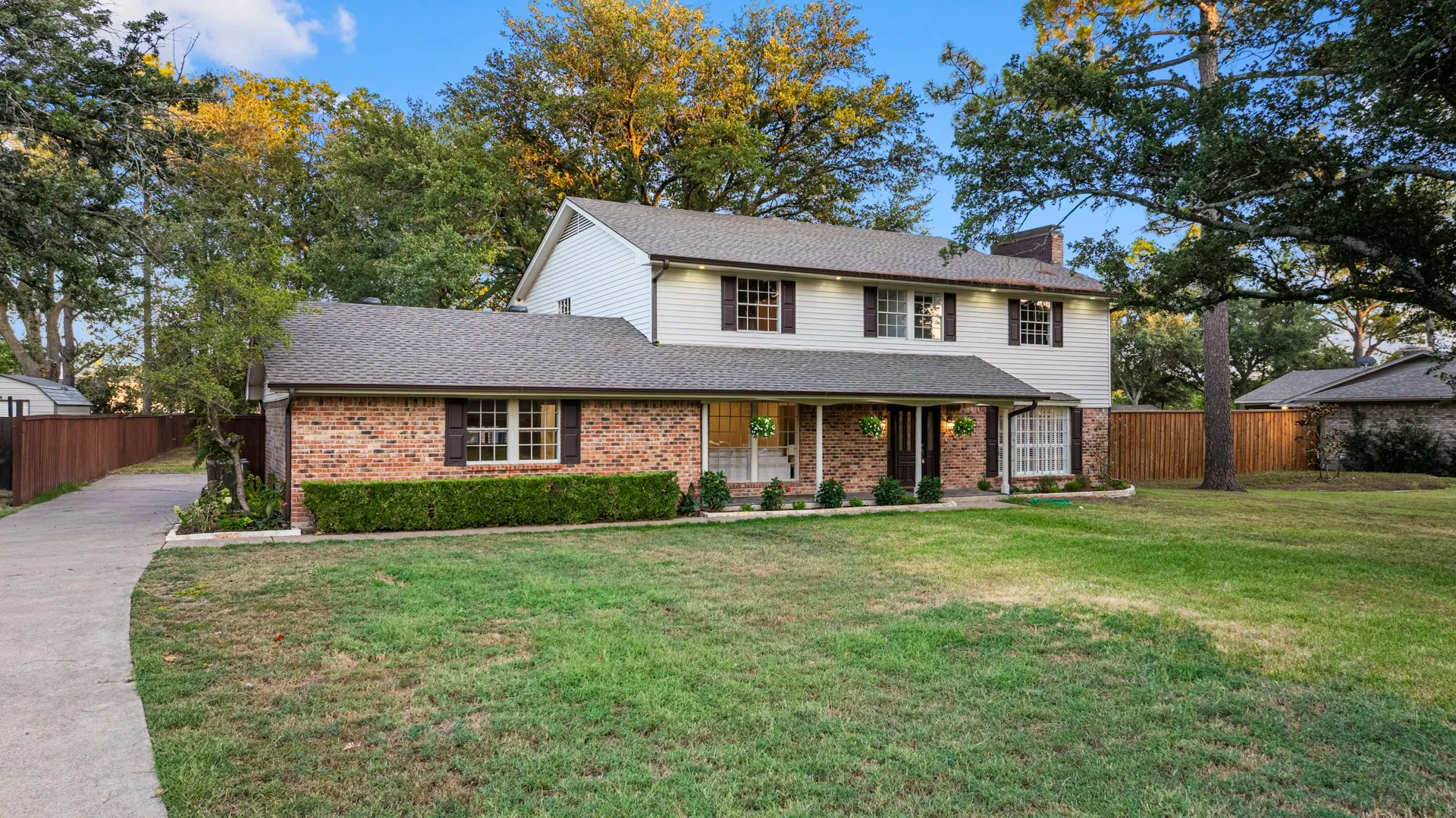 Single Family Residence For Sale in Kaufman County , 3 Haynes Circle, Terrell, Texas 75160, 4 Bedroom, 3 Bathroom, 2 Garage spaces, 2,809 Sqft, built in 1990, mls#21364731, Real Estate Agent in Terrell, Homes For Sale in Kaufman county, Homes For Sale in Terrell, Realtor in Terrell Texas, Real Estate Brokerage Independent Realty Texas, Luminita Cordes Realtor