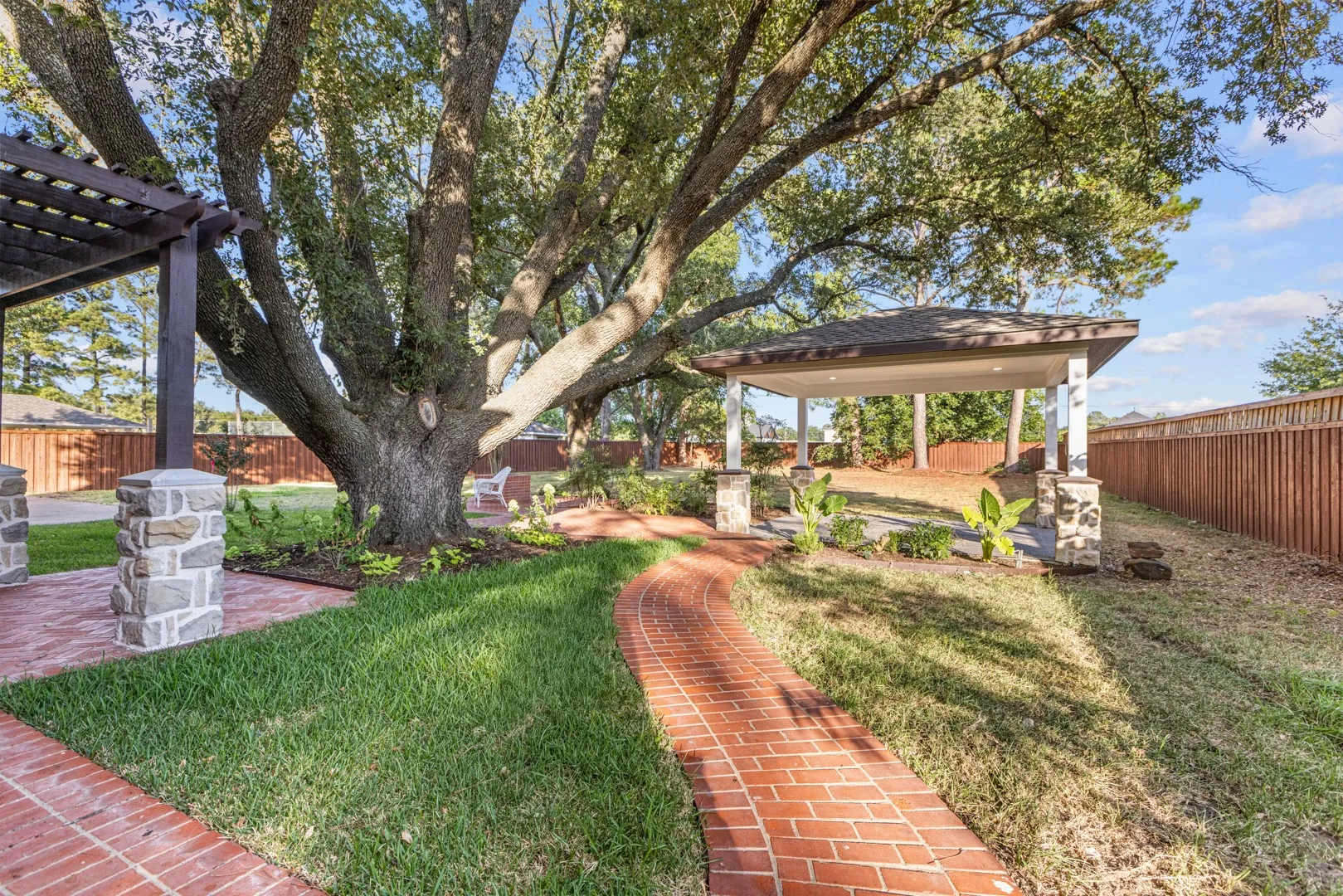 Single Family Residence For Sale in Kaufman County , 3 Haynes Circle, Terrell, Texas 75160, 4 Bedroom, 3 Bathroom, 2 Garage spaces, 2,809 Sqft, built in 1990, mls#21364731, Real Estate Agent in Terrell, Homes For Sale in Kaufman county, Homes For Sale in Terrell, Realtor in Terrell Texas, Real Estate Brokerage Independent Realty Texas, Luminita Cordes Realtor