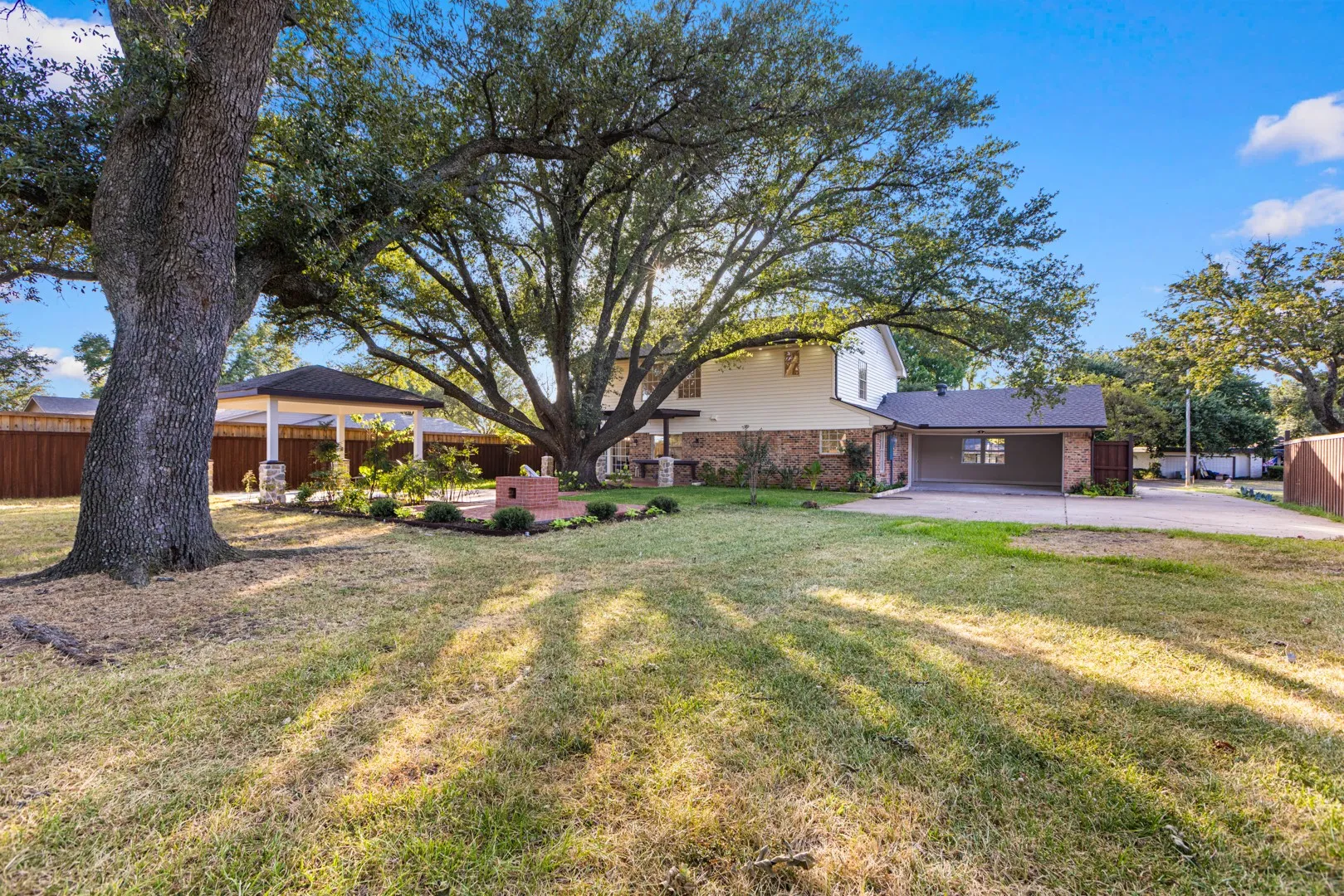 Single Family Residence For Sale in Kaufman County , 3 Haynes Circle, Terrell, Texas 75160, 4 Bedroom, 3 Bathroom, 2 Garage spaces, 2,809 Sqft, built in 1990, mls#21364731, Real Estate Agent in Terrell, Homes For Sale in Kaufman county, Homes For Sale in Terrell, Realtor in Terrell Texas, Real Estate Brokerage Independent Realty Texas, Luminita Cordes Realtor