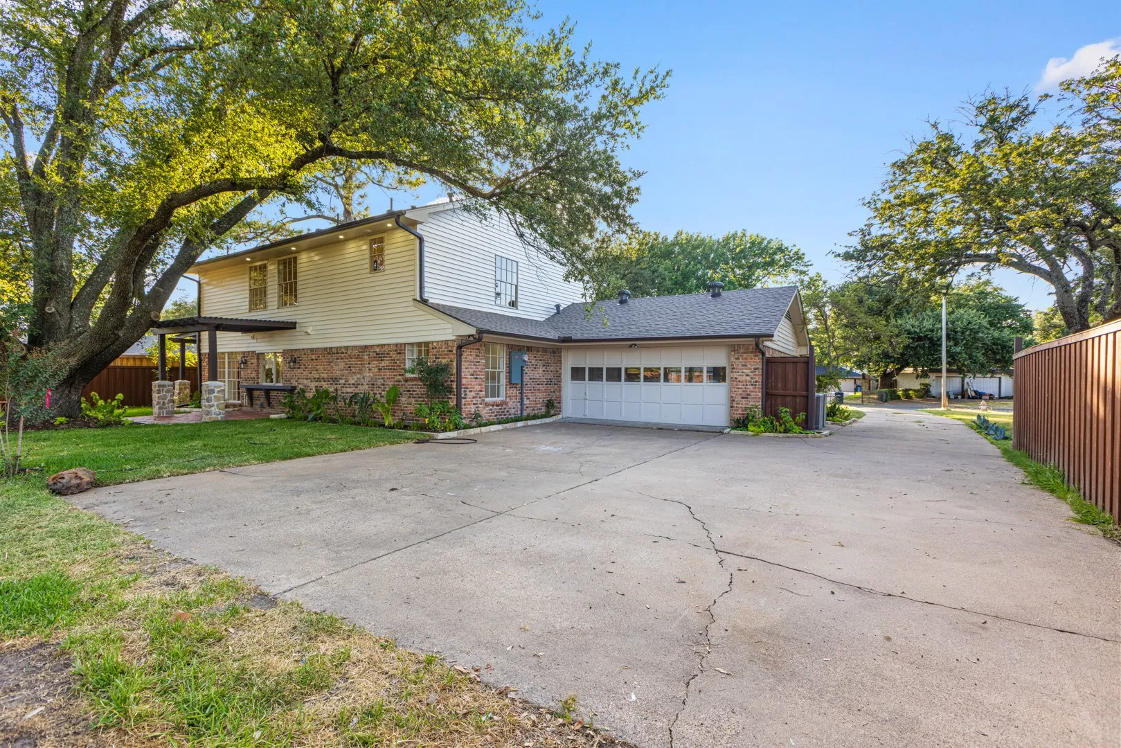 Single Family Residence For Sale in Kaufman County , 3 Haynes Circle, Terrell, Texas 75160, 4 Bedroom, 3 Bathroom, 2 Garage spaces, 2,809 Sqft, built in 1990, mls#21364731, Real Estate Agent in Terrell, Homes For Sale in Kaufman county, Homes For Sale in Terrell, Realtor in Terrell Texas, Real Estate Brokerage Independent Realty Texas, Luminita Cordes Realtor