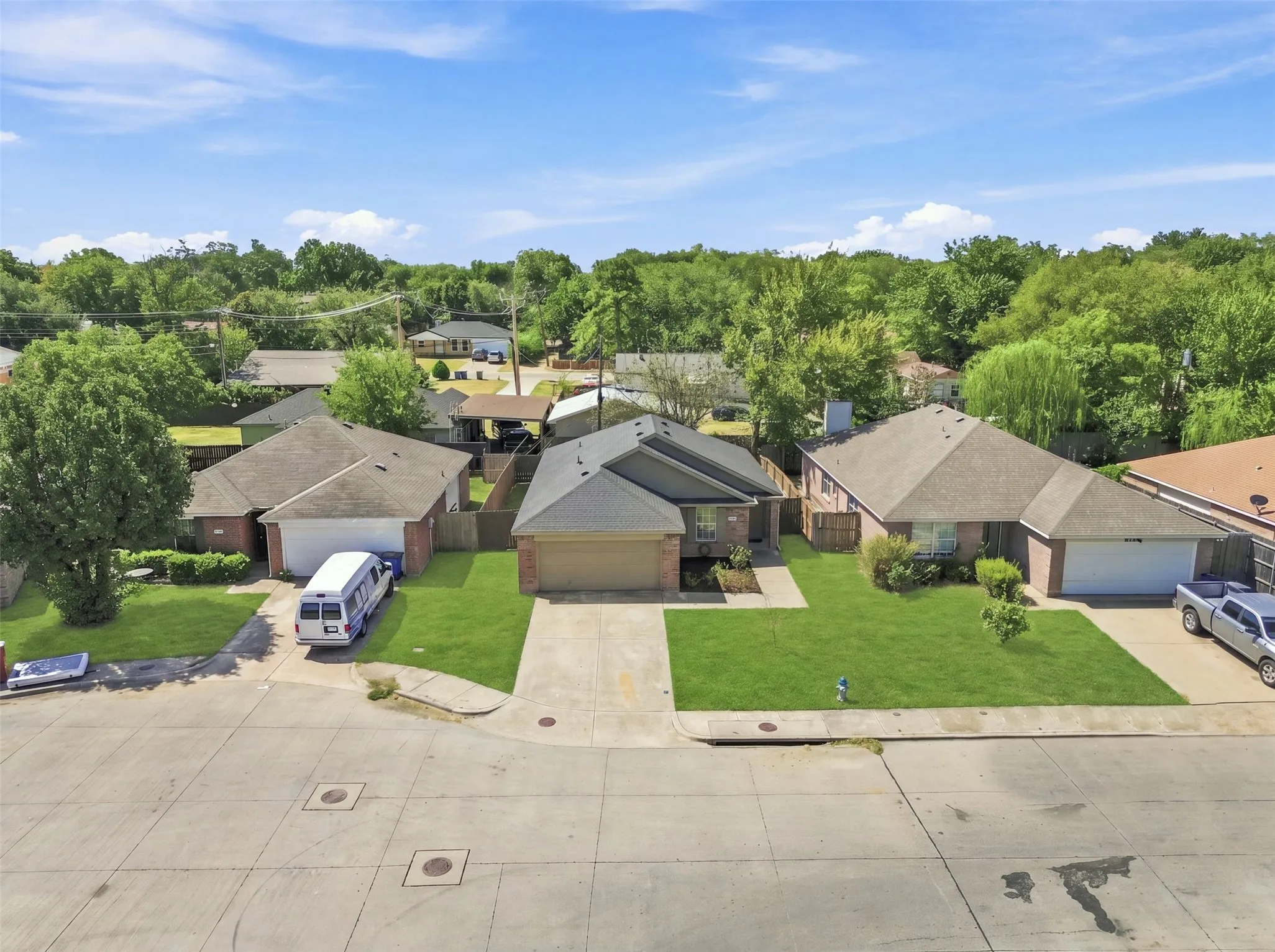Single Family Residence For Sale in Dallas County , 8570 Bearden Lane, Dallas, Texas 75227, 3 Bedroom, 2 Bathroom, 2 Garage spaces, 1,404 Sqft, built in 2007, mls#21362444, Real Estate Agent in Dallas, Homes For Sale in Dallas county, Homes For Sale in Dallas, Realtor in Dallas Texas, Real Estate Brokerage Independent Realty Texas, Luminita Cordes Realtor