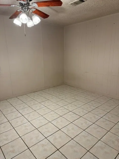 Single Family Residence For Sale in Tarrant County , 617 Comal Avenue, White Settlement, Texas 76108, 3 Bedroom, 2 Bathroom, Garage spaces, 1,954 Sqft, built in 1972, mls#21365074, Real Estate Agent in White Settlement, Homes For Sale in Tarrant county, Homes For Sale in White Settlement, Realtor in White Settlement Texas, Real Estate Brokerage Independent Realty Texas, Luminita Cordes Realtor