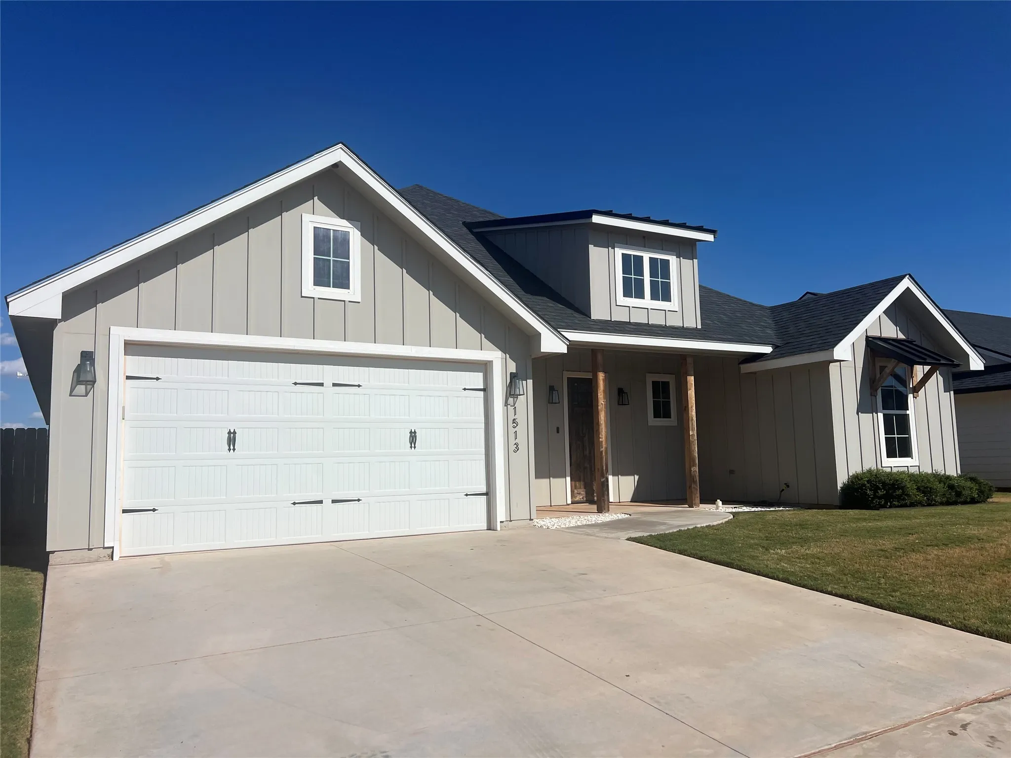 Single Family Residence For Sale in Taylor County , 1513 Old Settlers Way, Buffalo Gap, Texas 79508, 3 Bedroom, 2 Bathroom, 2 Garage spaces, 1,895 Sqft, built in 2020, mls#21365418, Real Estate Agent in Buffalo Gap, Homes For Sale in Taylor county, Homes For Sale in Buffalo Gap, Realtor in Buffalo Gap Texas, Real Estate Brokerage Independent Realty Texas, Luminita Cordes Realtor