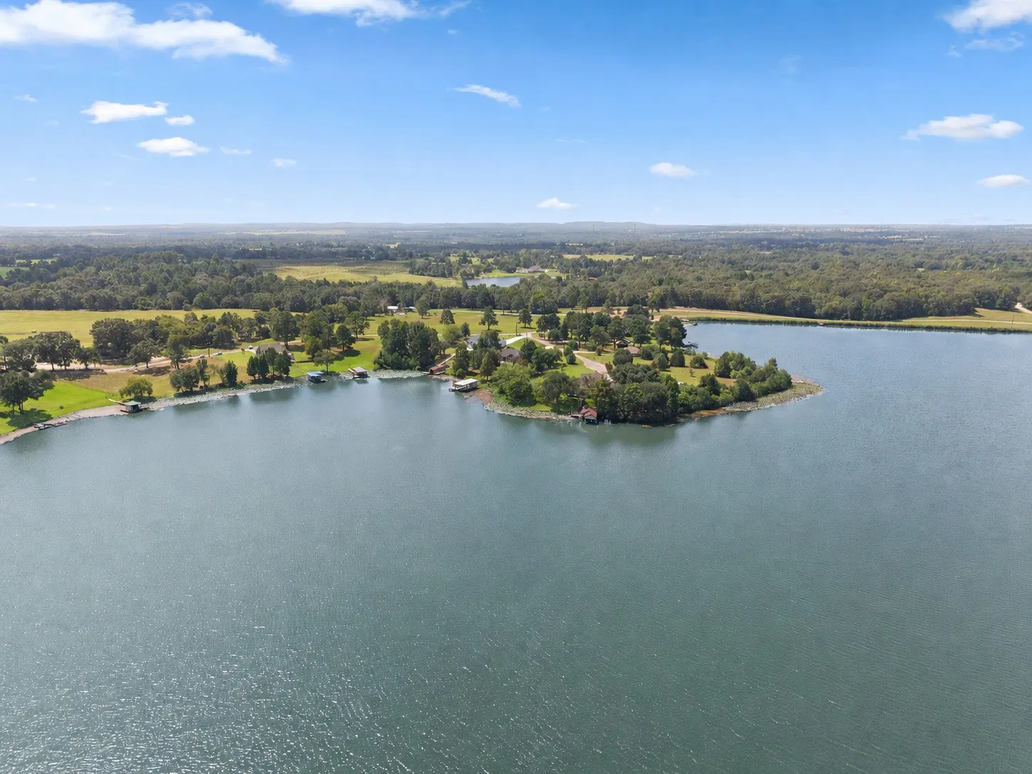 Single Family Residence For Sale in Henderson County , 7581 E Lake Drive, Murchison, Texas 75778, 4 Bedroom, 2 Bathroom, 2 Garage spaces, 2,380 Sqft, built in 2013, mls#21363898, Real Estate Agent in Murchison, Homes For Sale in Henderson county, Homes For Sale in Murchison, Realtor in Murchison Texas, Real Estate Brokerage Independent Realty Texas, Luminita Cordes Realtor