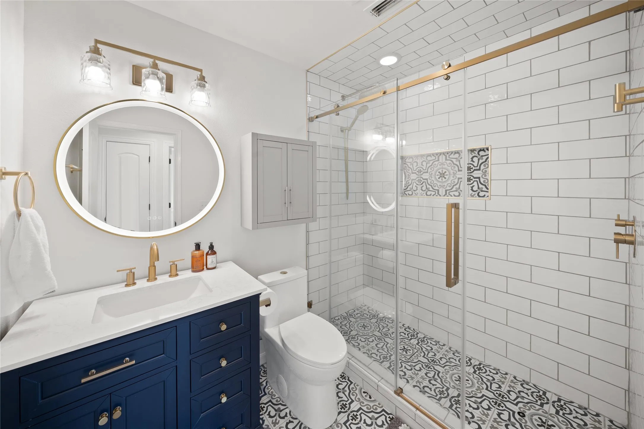 Single Family Residence For Sale in Henderson County , 7581 E Lake Drive, Murchison, Texas 75778, 4 Bedroom, 2 Bathroom, 2 Garage spaces, 2,380 Sqft, built in 2013, mls#21363898, Real Estate Agent in Murchison, Homes For Sale in Henderson county, Homes For Sale in Murchison, Realtor in Murchison Texas, Real Estate Brokerage Independent Realty Texas, Luminita Cordes Realtor