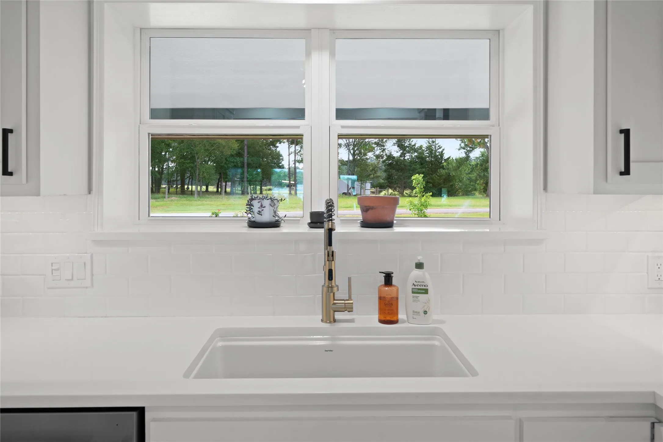 Single Family Residence For Sale in Henderson County , 7581 E Lake Drive, Murchison, Texas 75778, 4 Bedroom, 2 Bathroom, 2 Garage spaces, 2,380 Sqft, built in 2013, mls#21363898, Real Estate Agent in Murchison, Homes For Sale in Henderson county, Homes For Sale in Murchison, Realtor in Murchison Texas, Real Estate Brokerage Independent Realty Texas, Luminita Cordes Realtor